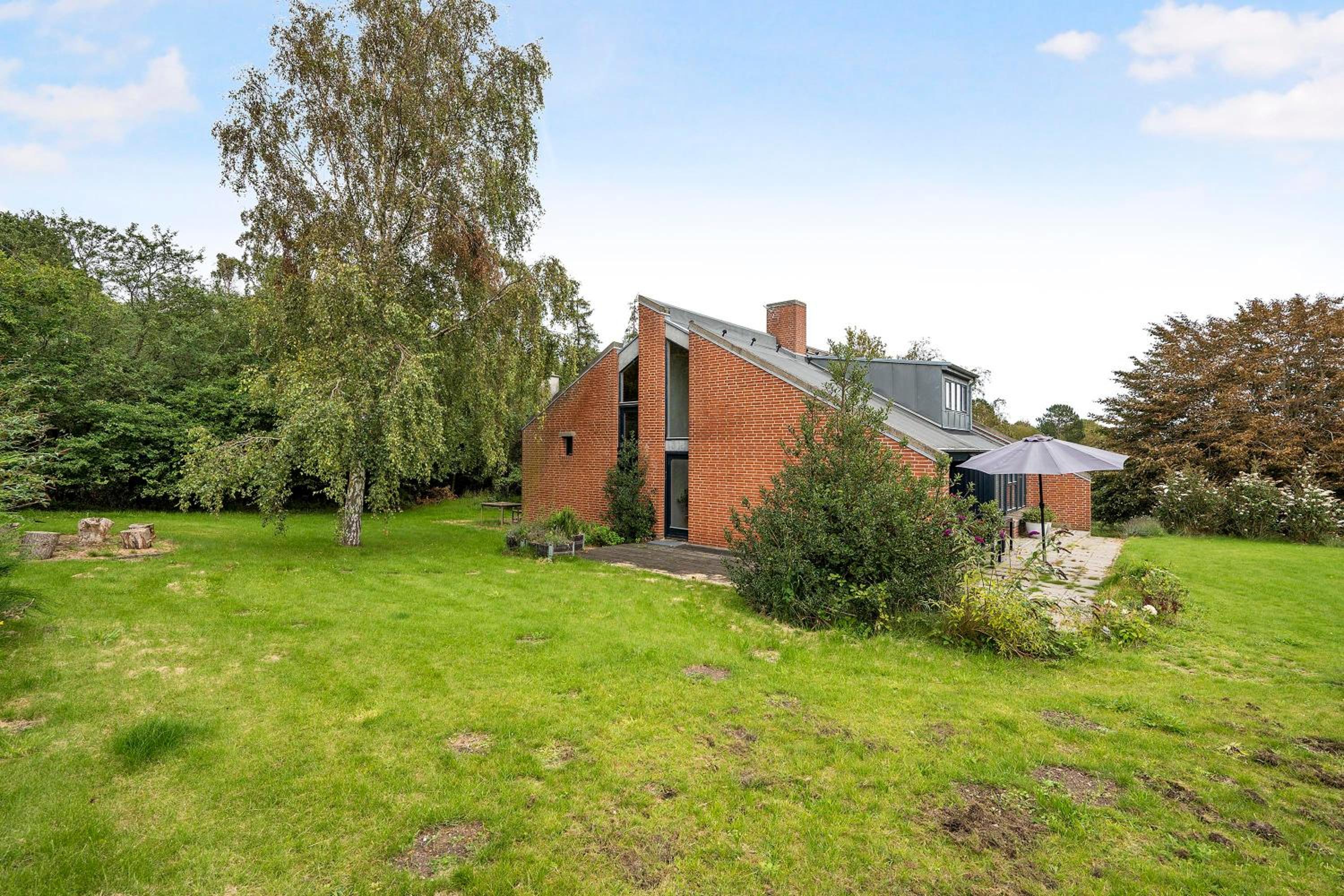 Charming Split-Level Holiday Home On Scenic Helgenæs