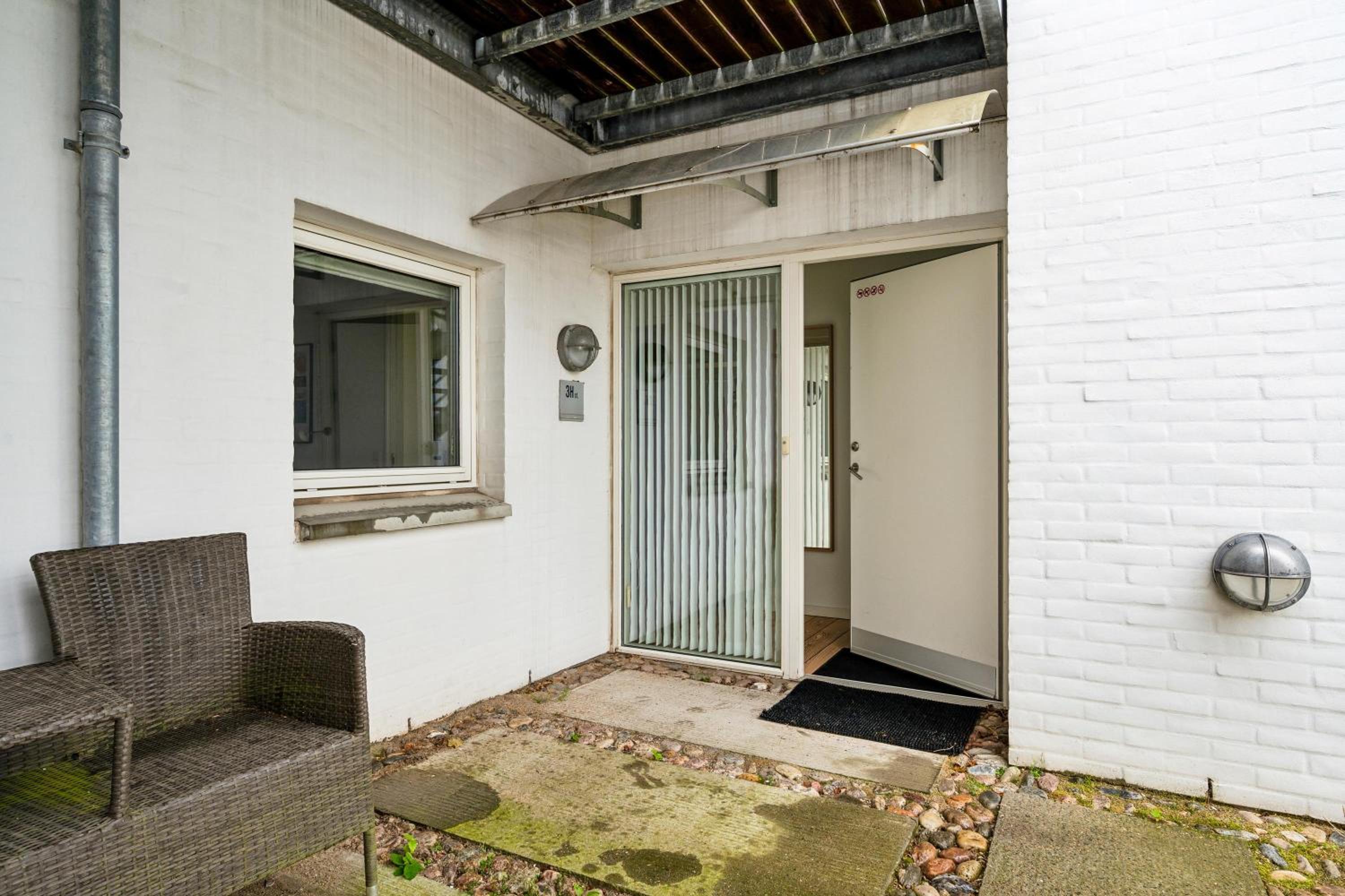 Beautiful Ground-Floor Holiday Apartment With Sea View Perfect For An Ebeltoft Coastal Stay