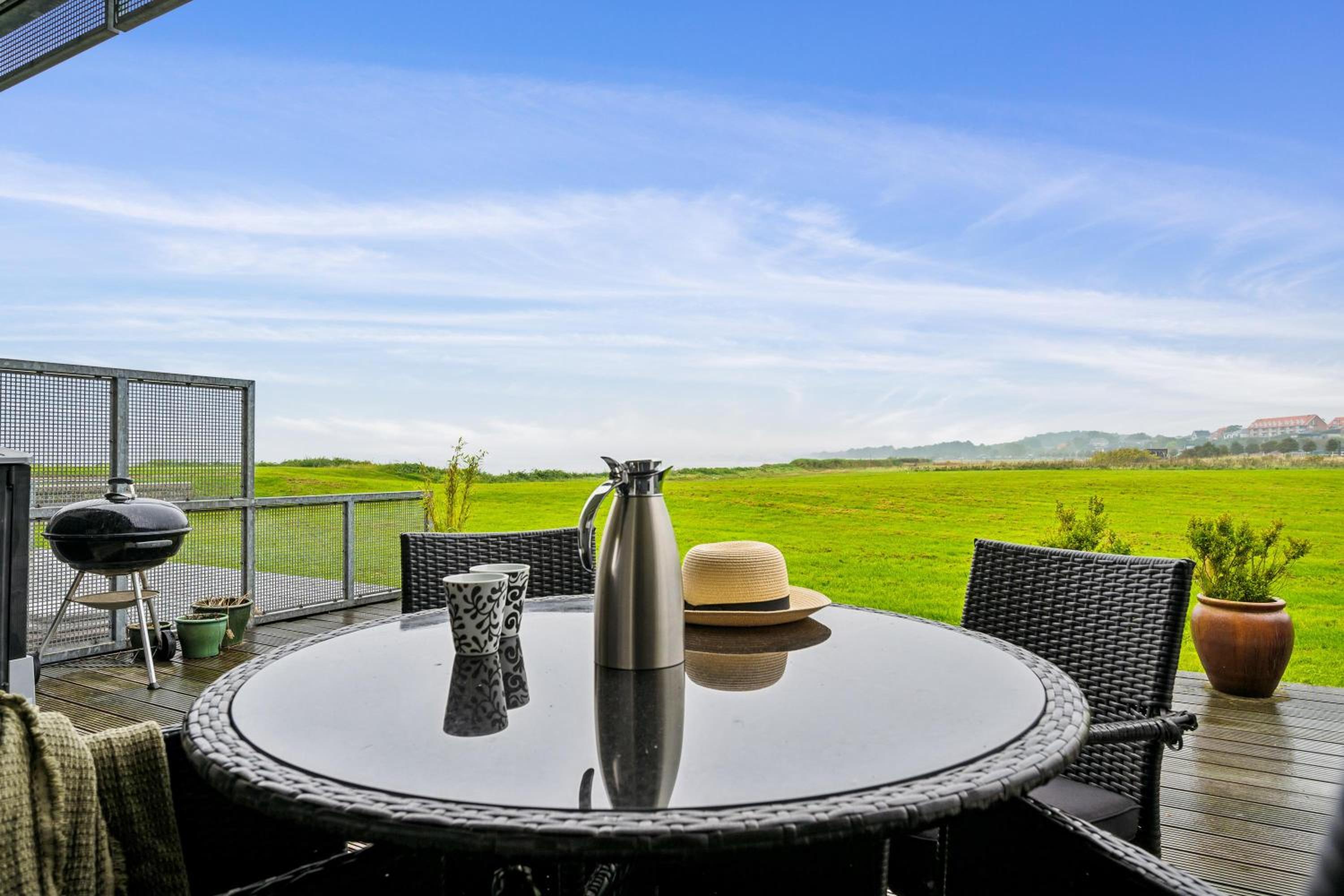 Beautiful Ground-Floor Holiday Apartment With Sea View Perfect For An Ebeltoft Coastal Stay