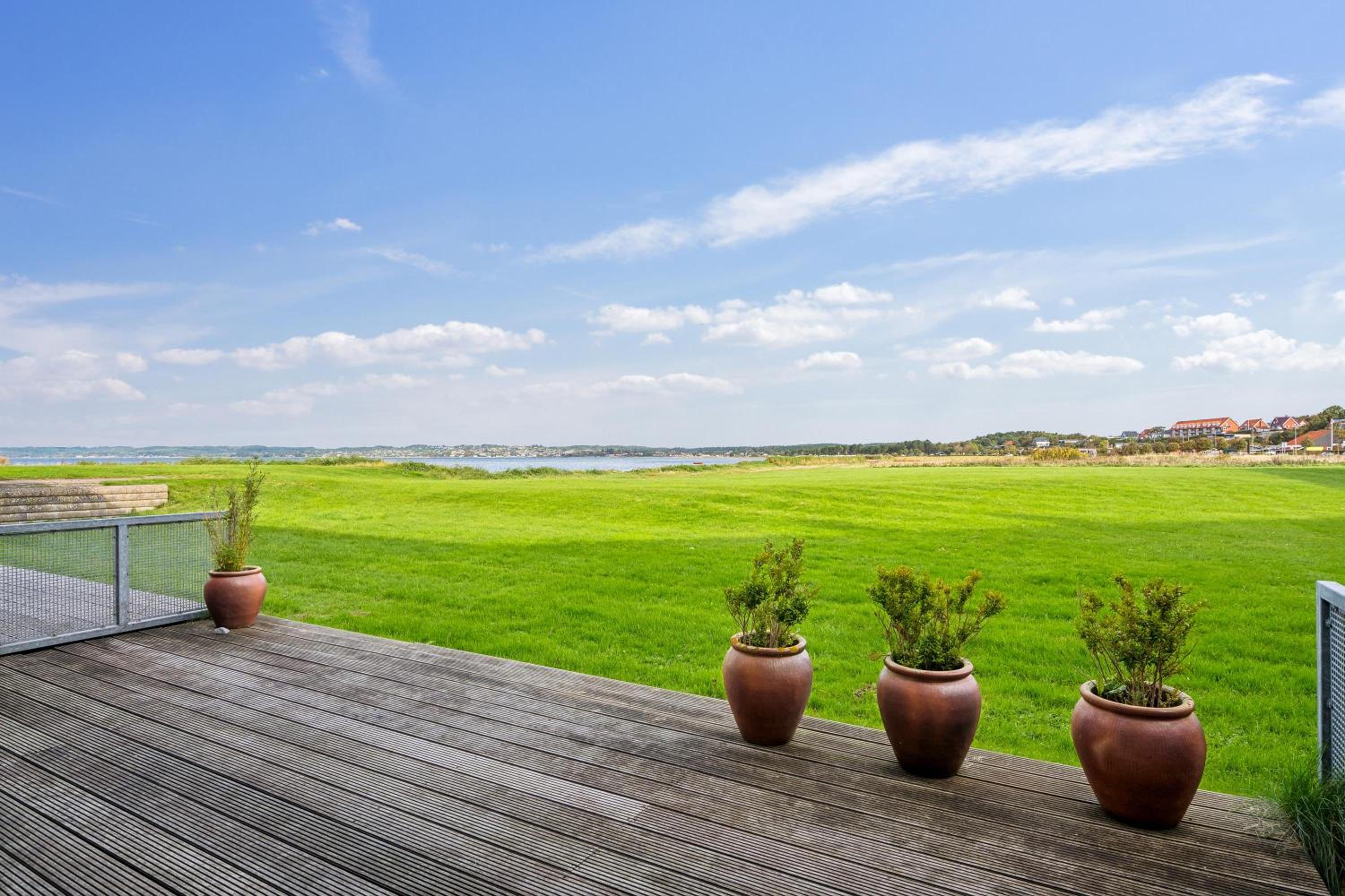 Beautiful Ground-Floor Holiday Apartment With Sea View Perfect For An Ebeltoft Coastal Stay