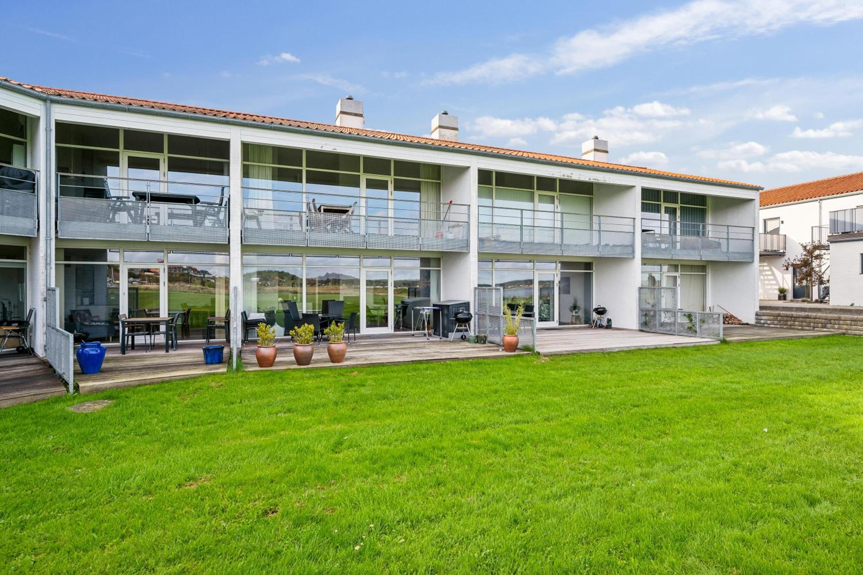 Beautiful Ground-Floor Holiday Apartment With Sea View Perfect For An Ebeltoft Coastal Stay