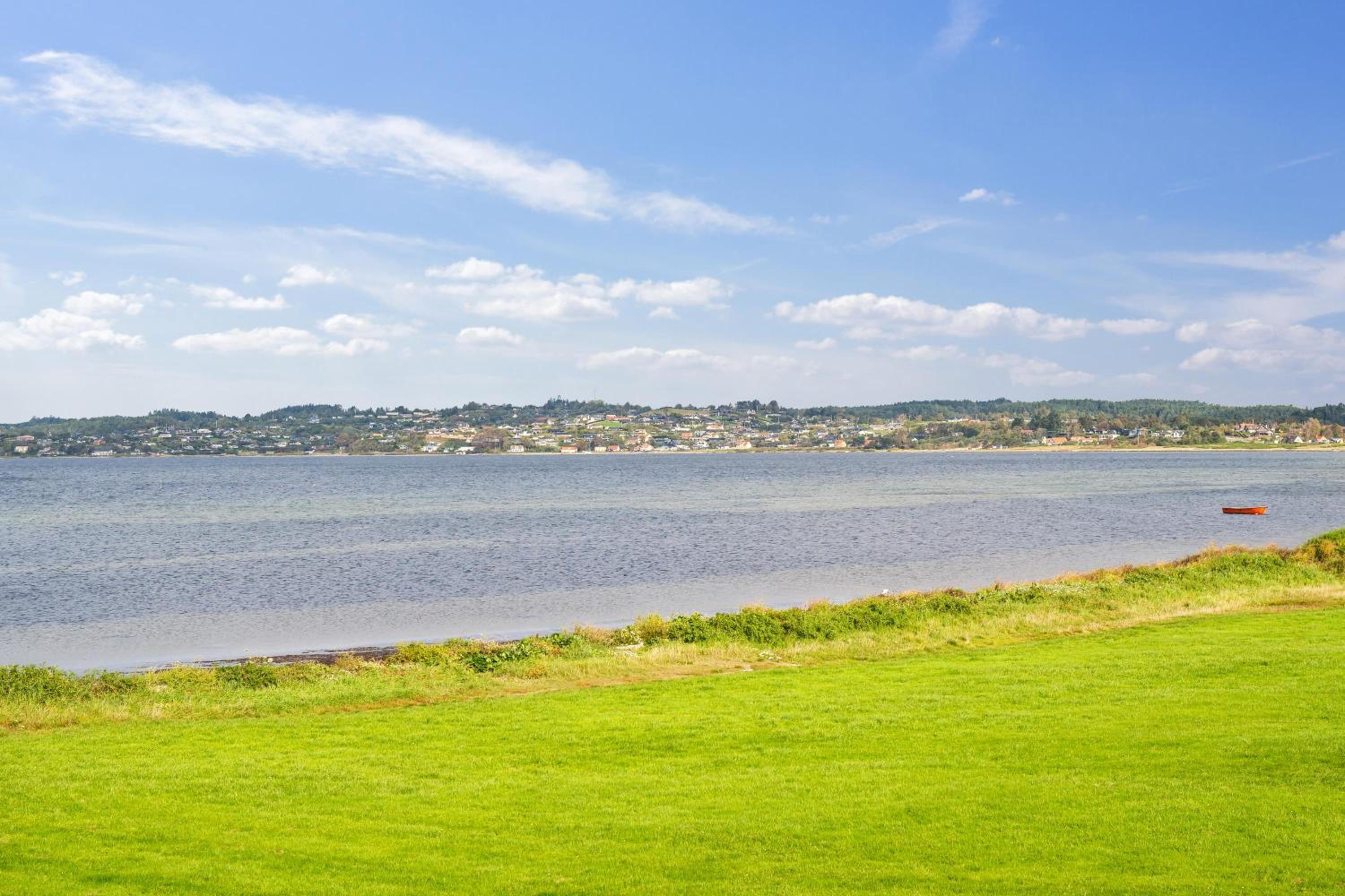Beautiful Ground-Floor Holiday Apartment With Sea View Perfect For An Ebeltoft Coastal Stay