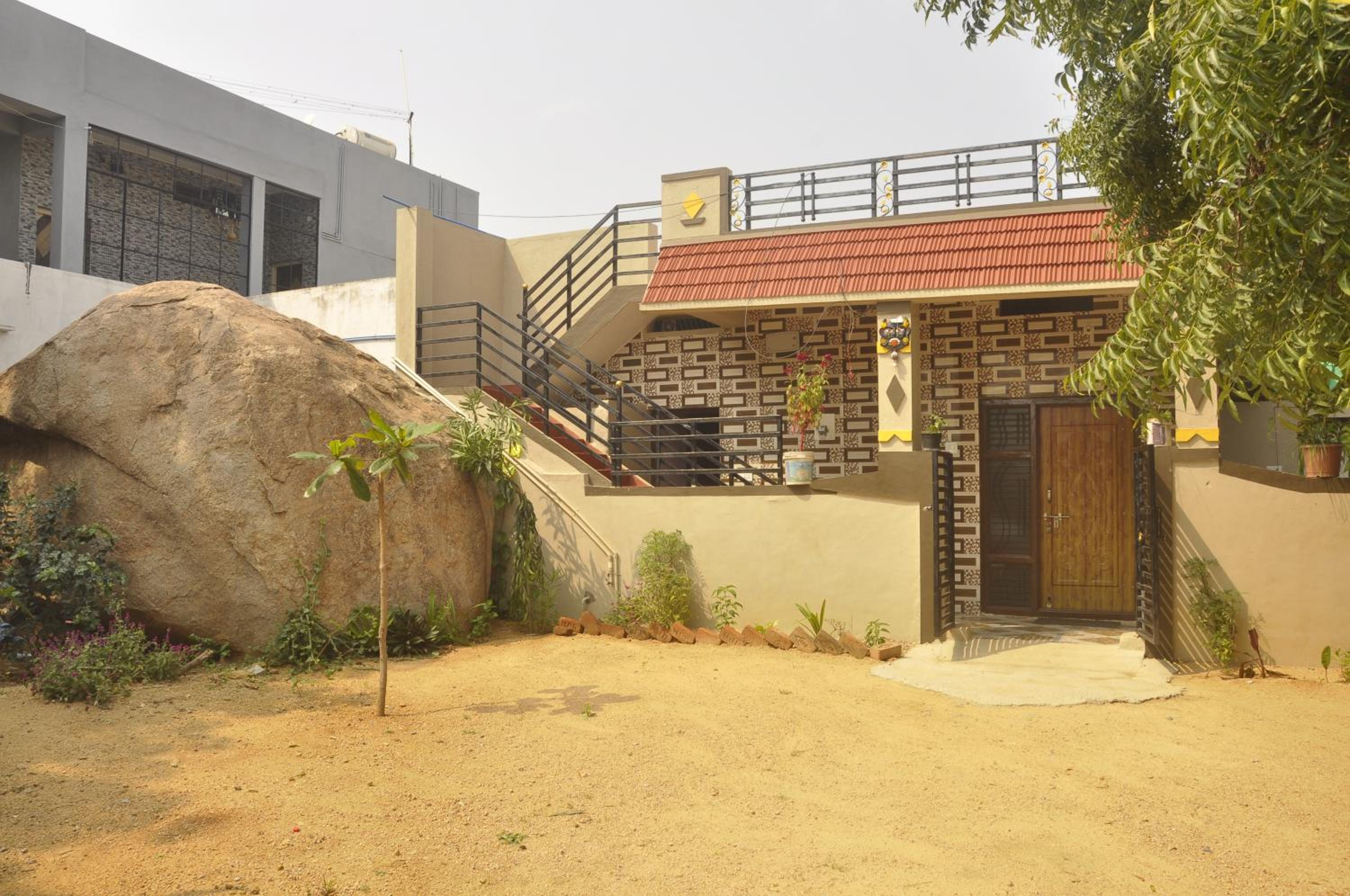 Hampi V S HOMESTAY view 3