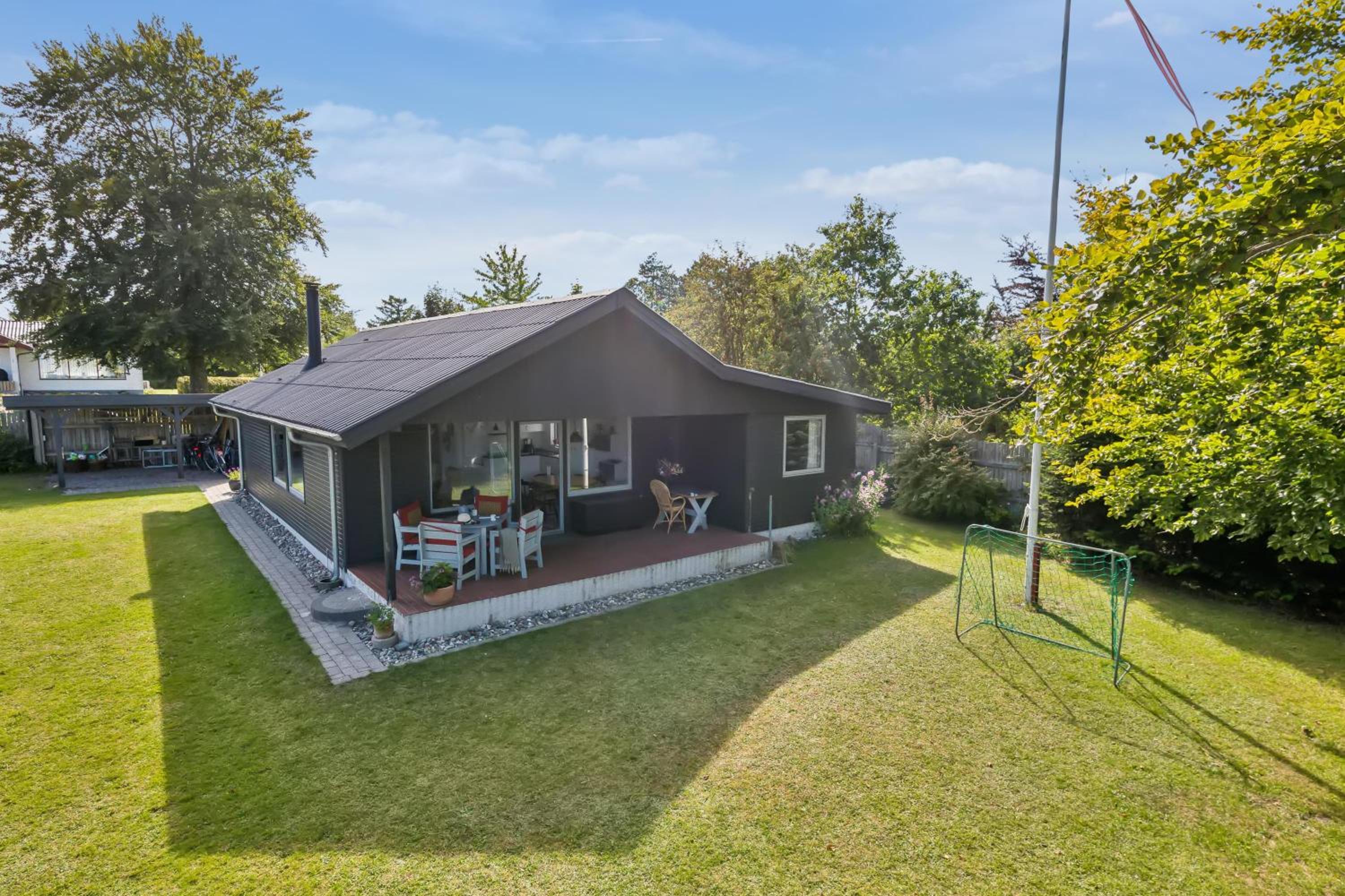 Hyggeligt Ældre Sommerhus Med Havudsigt Ved Gjerrild Strand