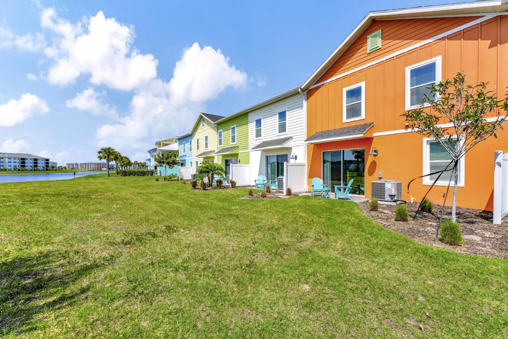 Comfy Villa Near Disney With Margaritaville Resort & Island H20 Access - 8189Su