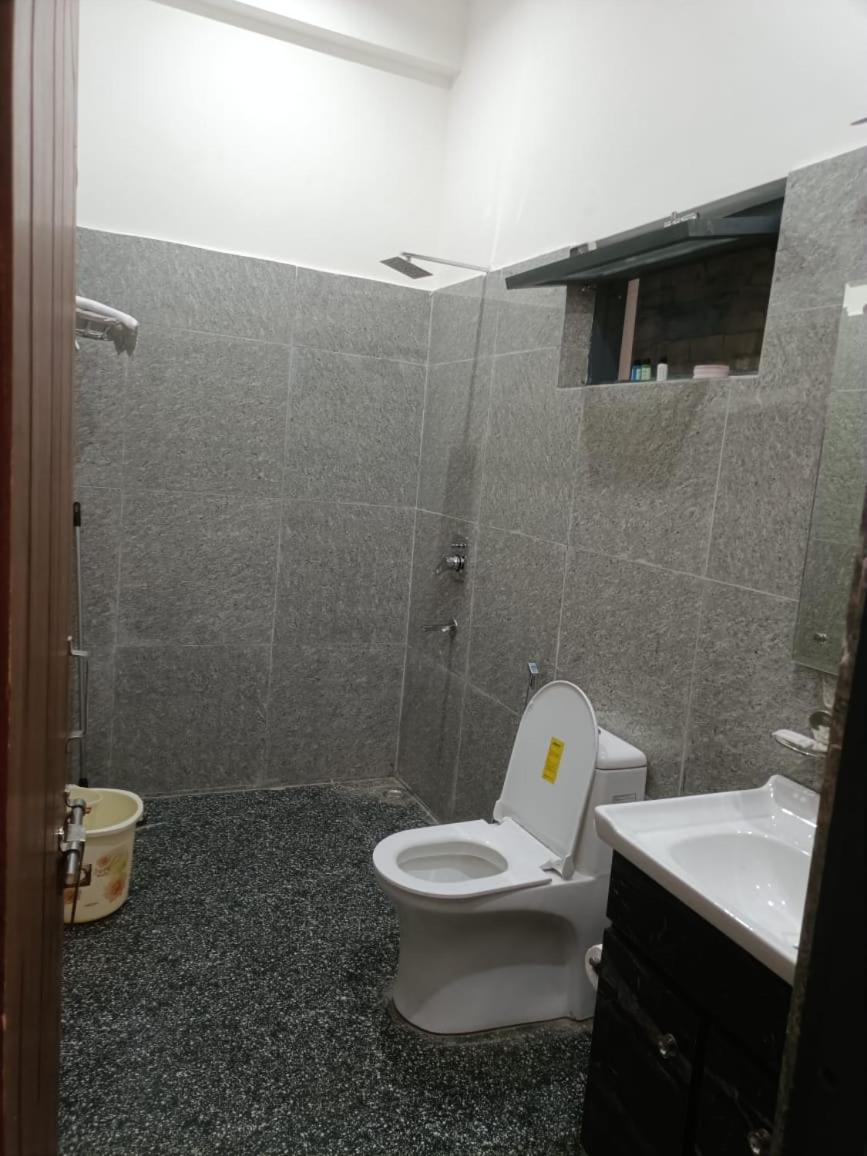 Oakakhi Stays, Deluxe room