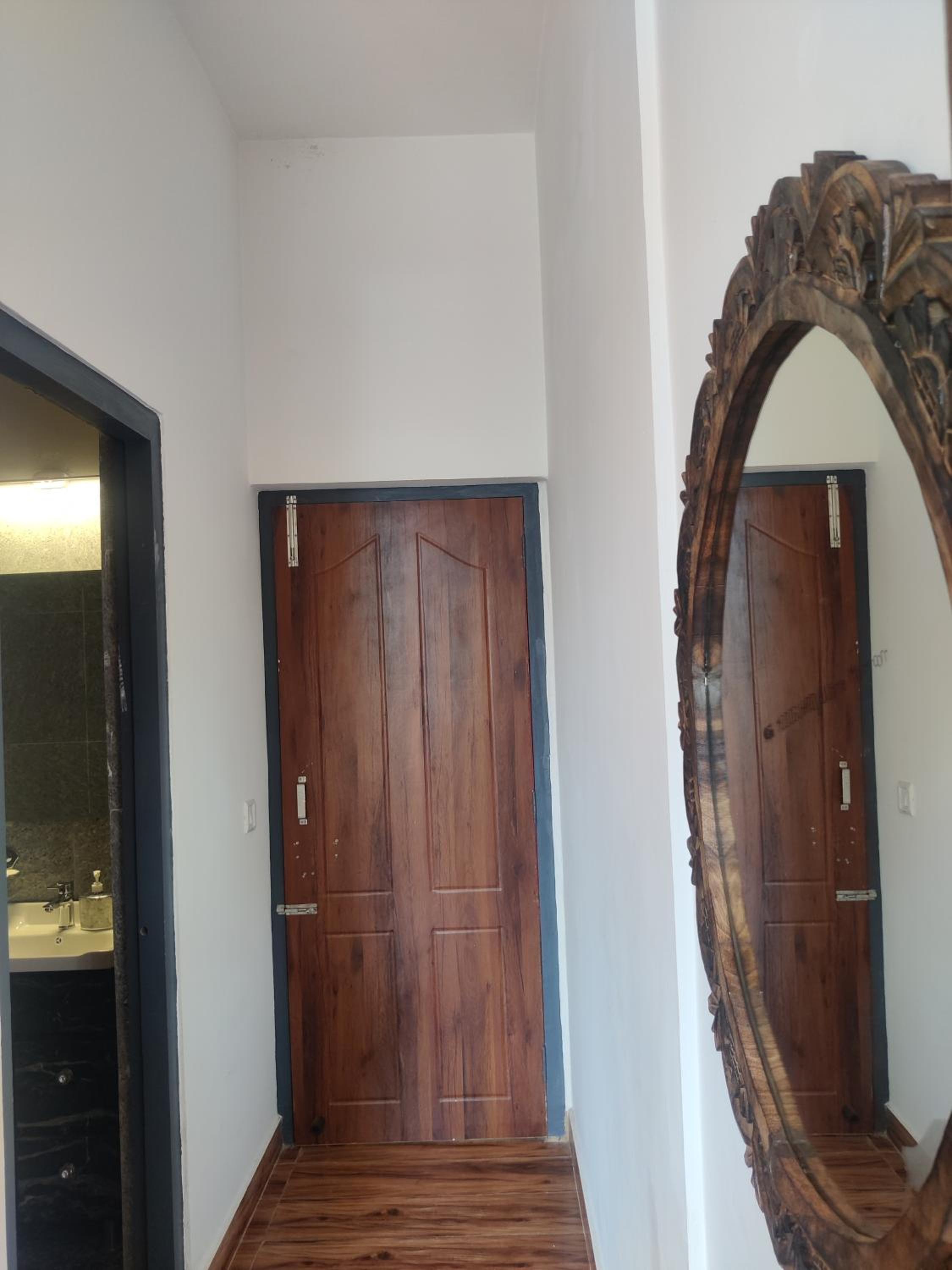 Oakakhi Stays, Deluxe room
