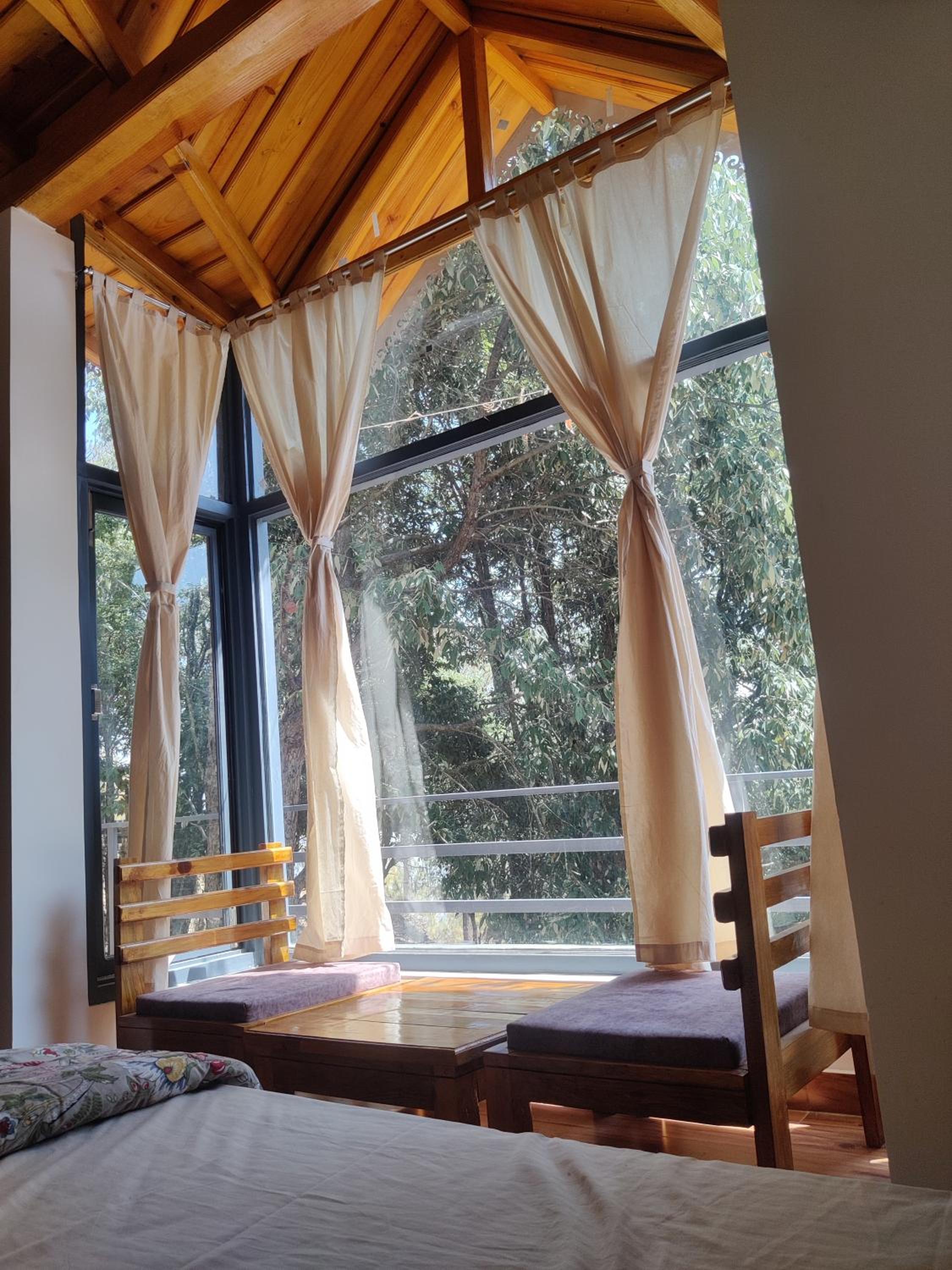 Oakakhi Stays, Deluxe room