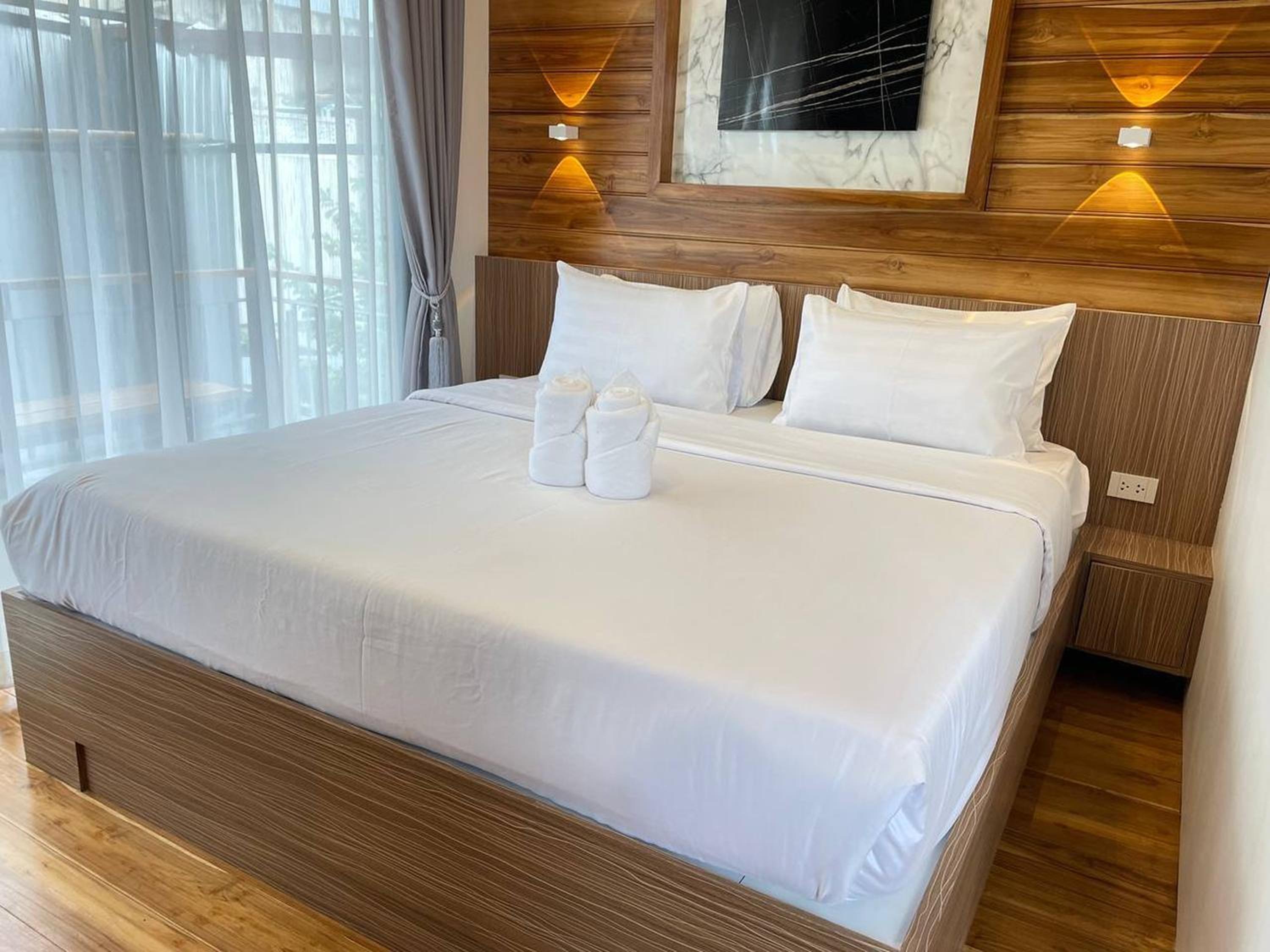 Ashi Poshtel