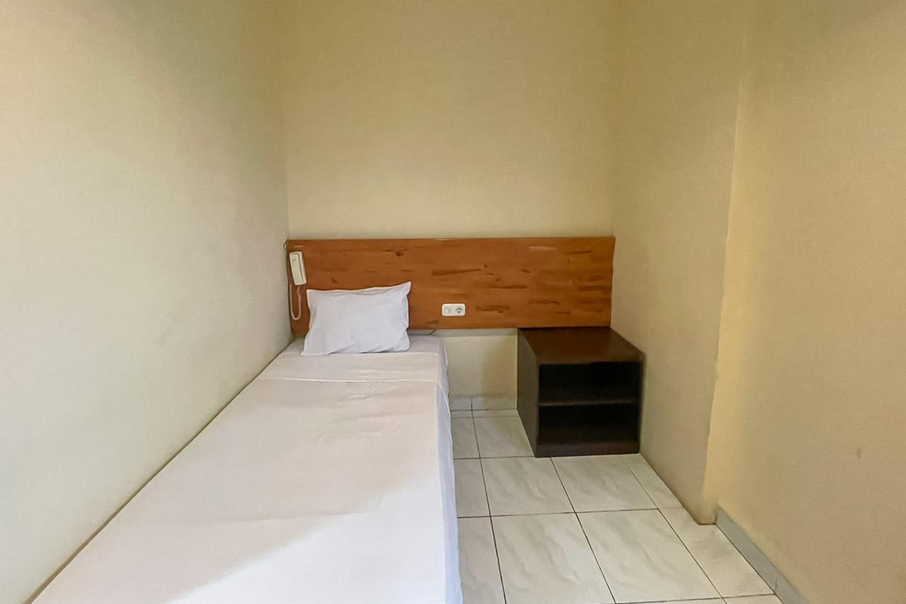 RedDoorz at Hotel Anda Pematang Siantar view 2