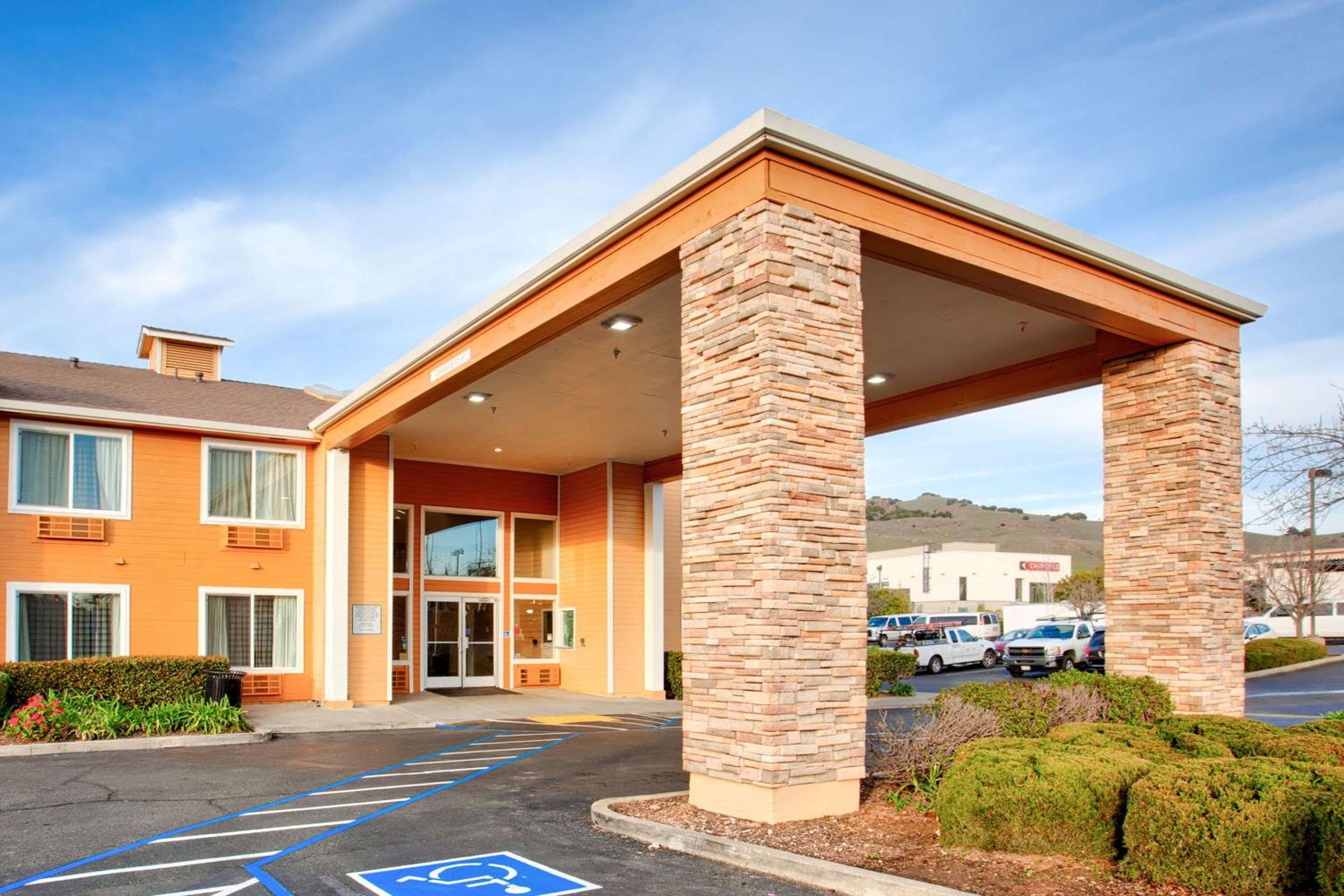 Vallejo Vacations - Quality Inn near Six Flags Discovery Kingdom-Napa Valley - Property Image 12