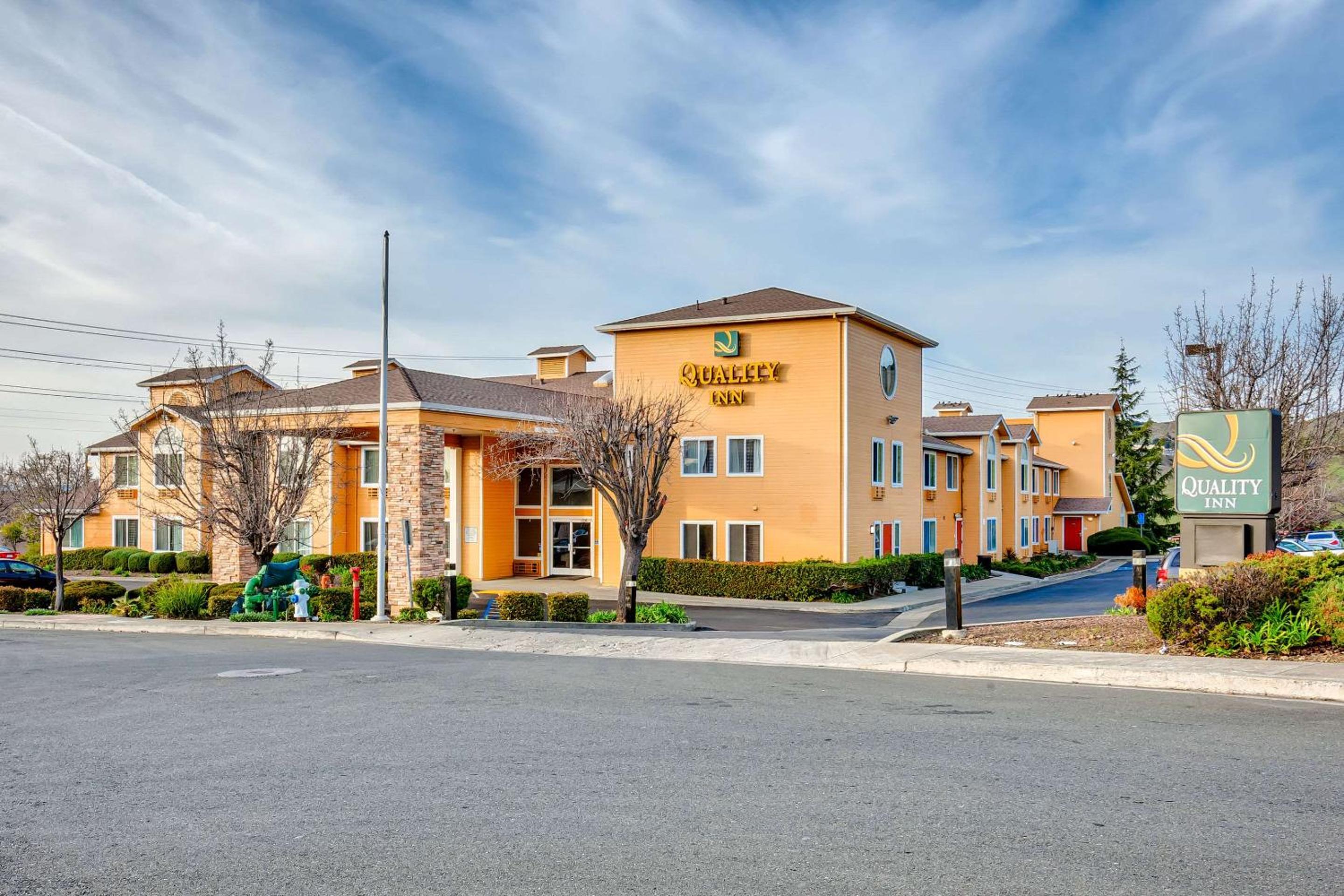 Vallejo Vacations - Quality Inn near Six Flags Discovery Kingdom-Napa Valley - Property Image 2