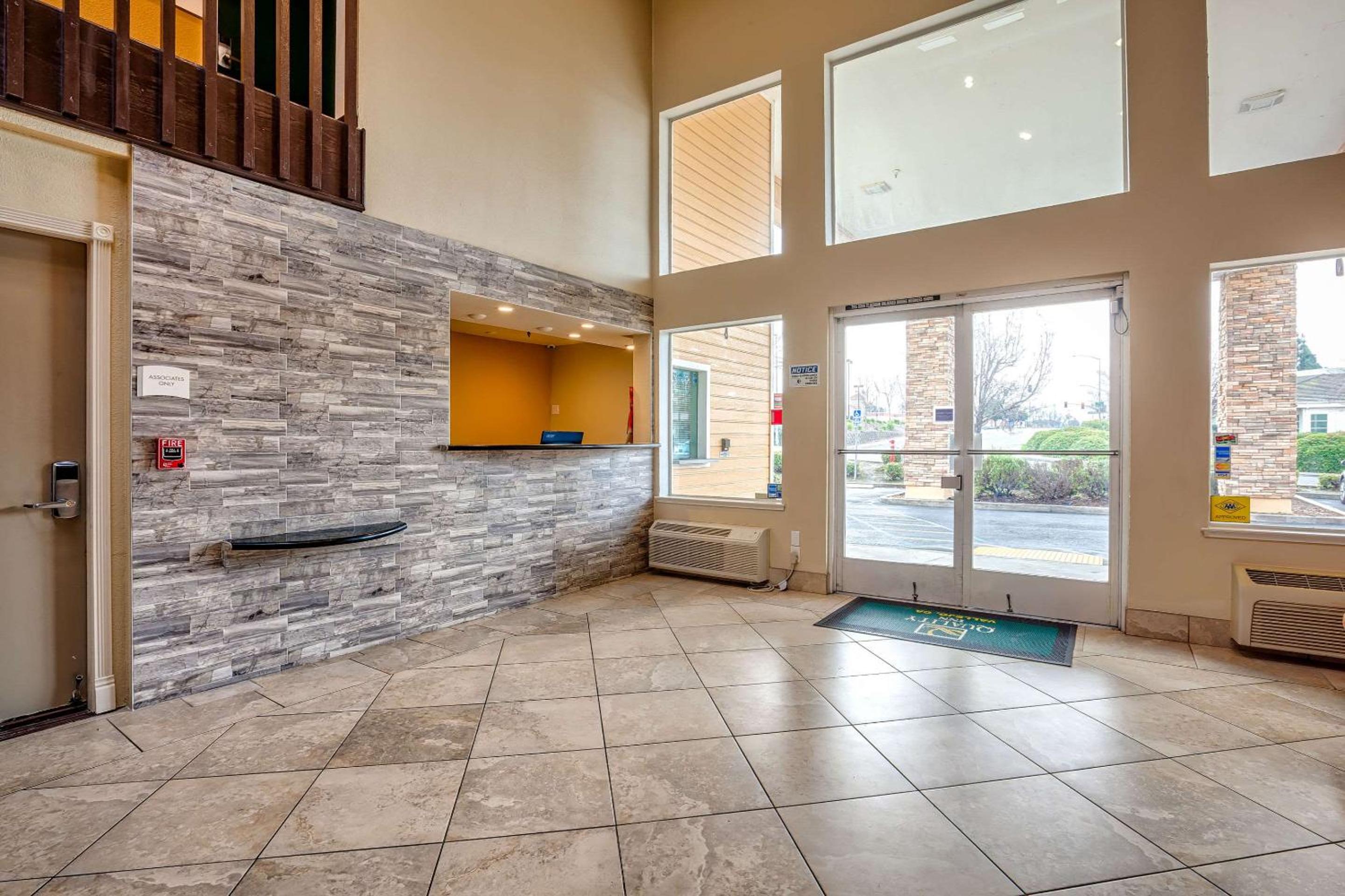 Vallejo Vacations - Quality Inn near Six Flags Discovery Kingdom-Napa Valley - Property Image 6