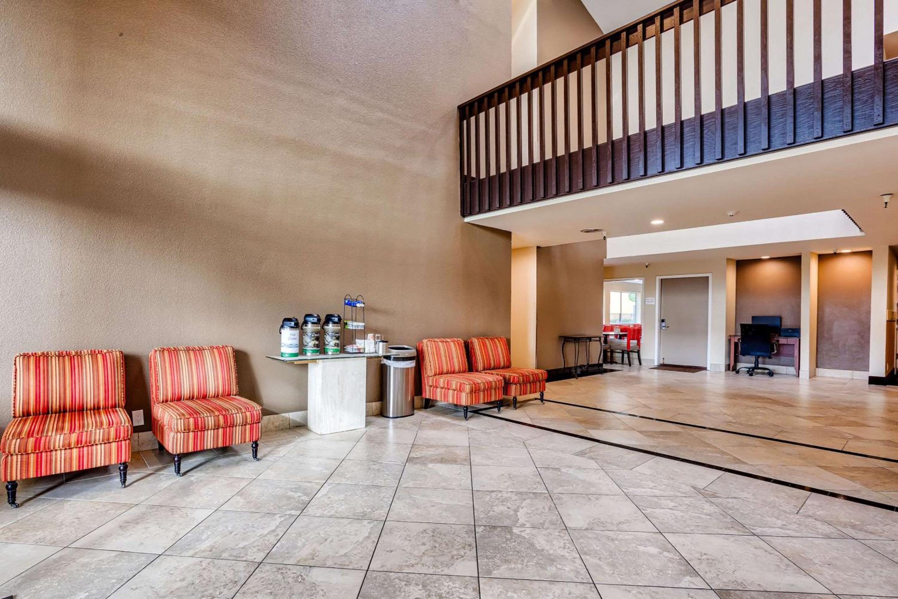 Vallejo Vacations - Quality Inn near Six Flags Discovery Kingdom-Napa Valley - Property Image 7