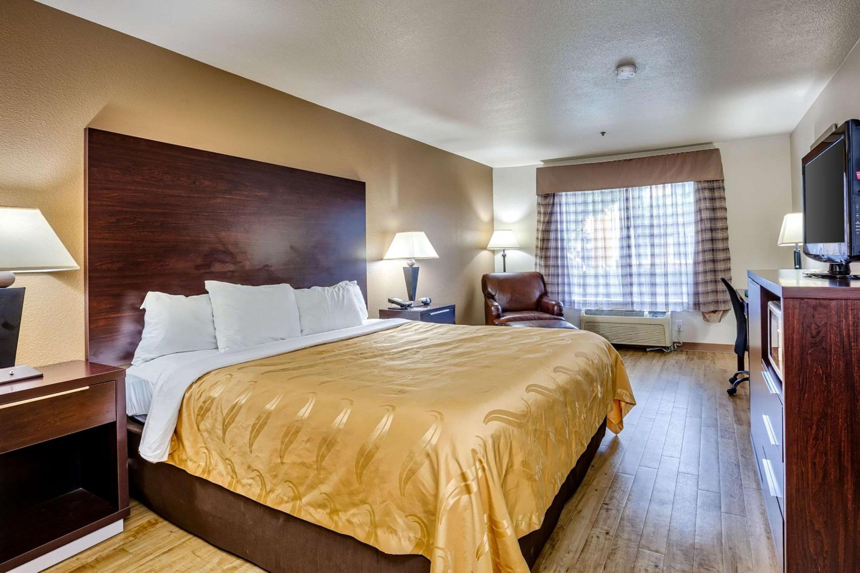 Vallejo Vacations - Quality Inn near Six Flags Discovery Kingdom-Napa Valley - Property Image 8