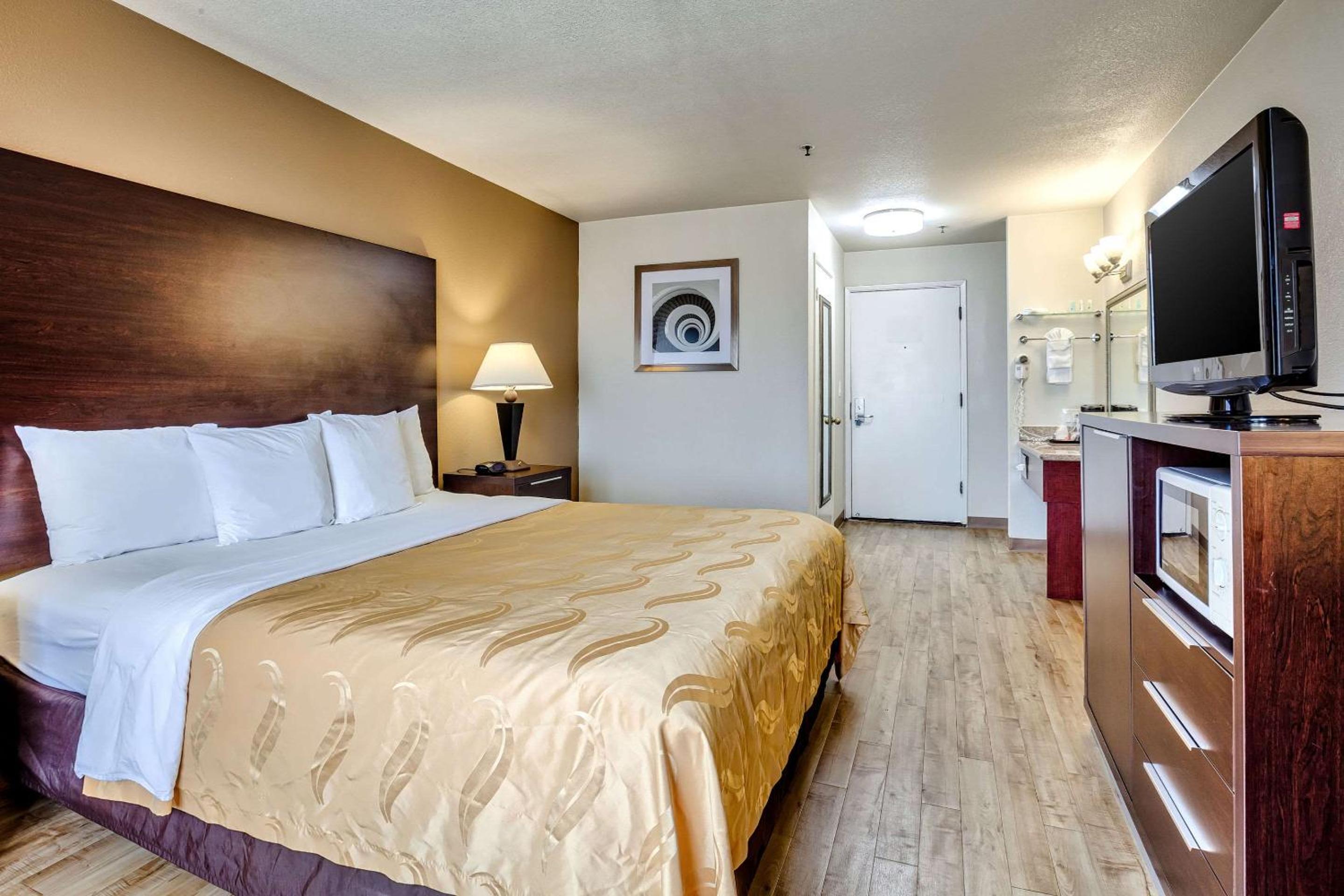Vallejo Vacations - Quality Inn near Six Flags Discovery Kingdom-Napa Valley - Property Image 10