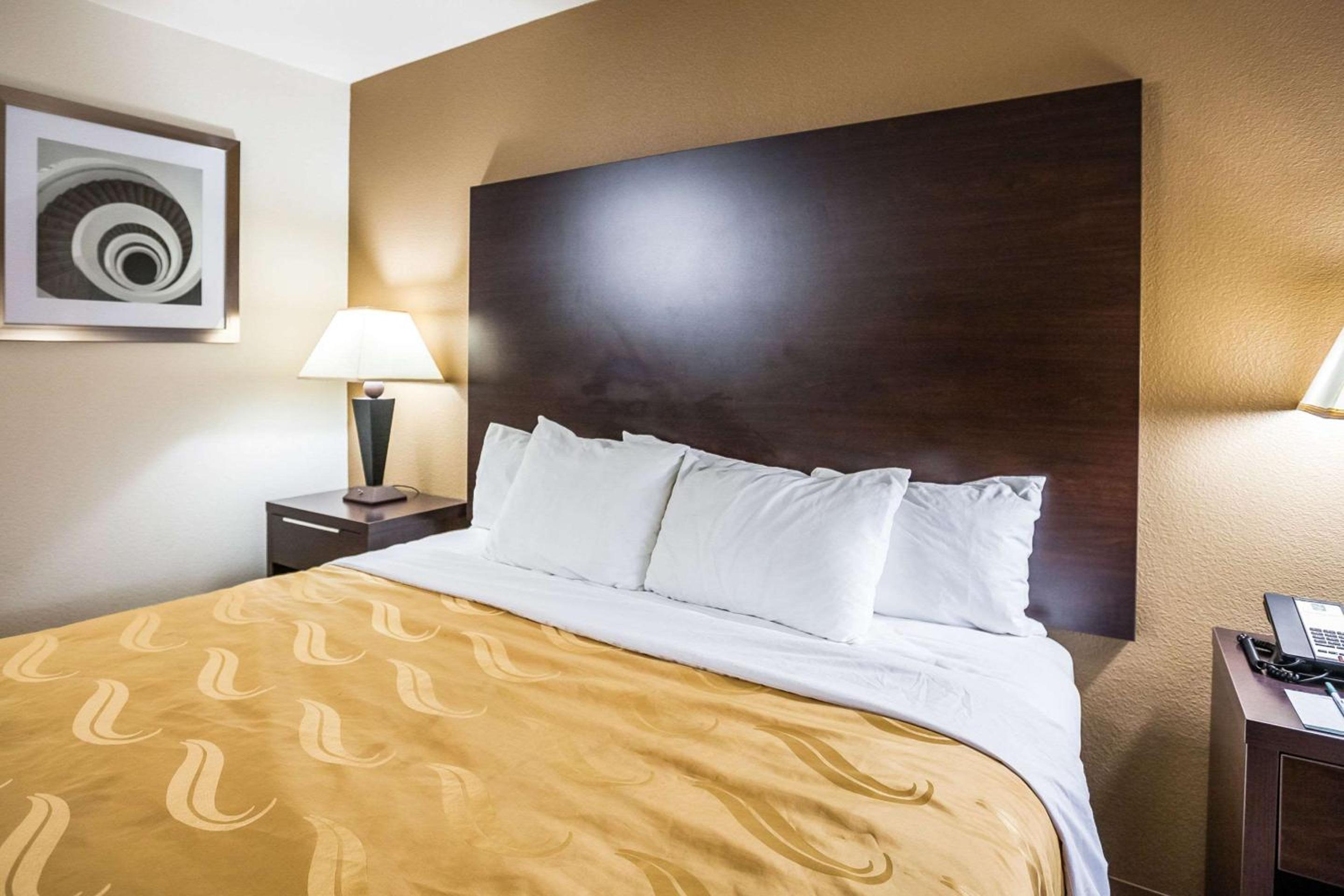 Vallejo Vacations - Quality Inn near Six Flags Discovery Kingdom-Napa Valley - Property Image 11