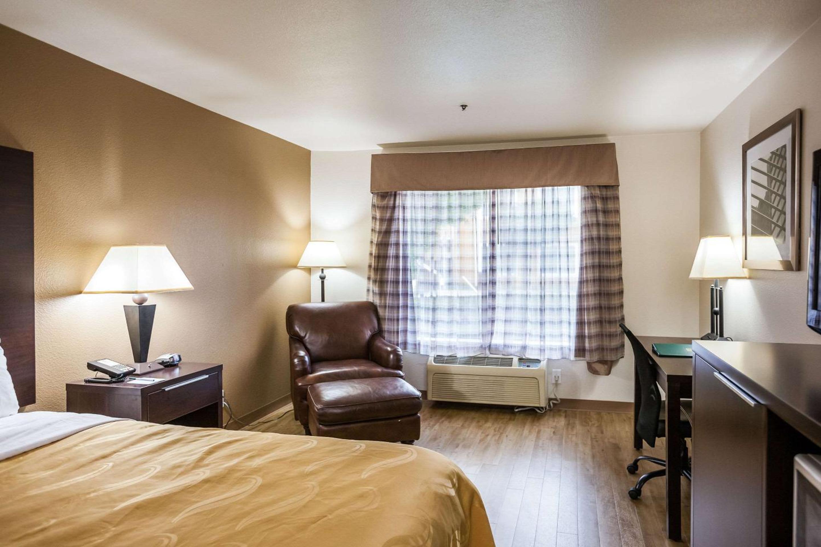 Vallejo Vacations - Quality Inn near Six Flags Discovery Kingdom-Napa Valley - Property Image 1