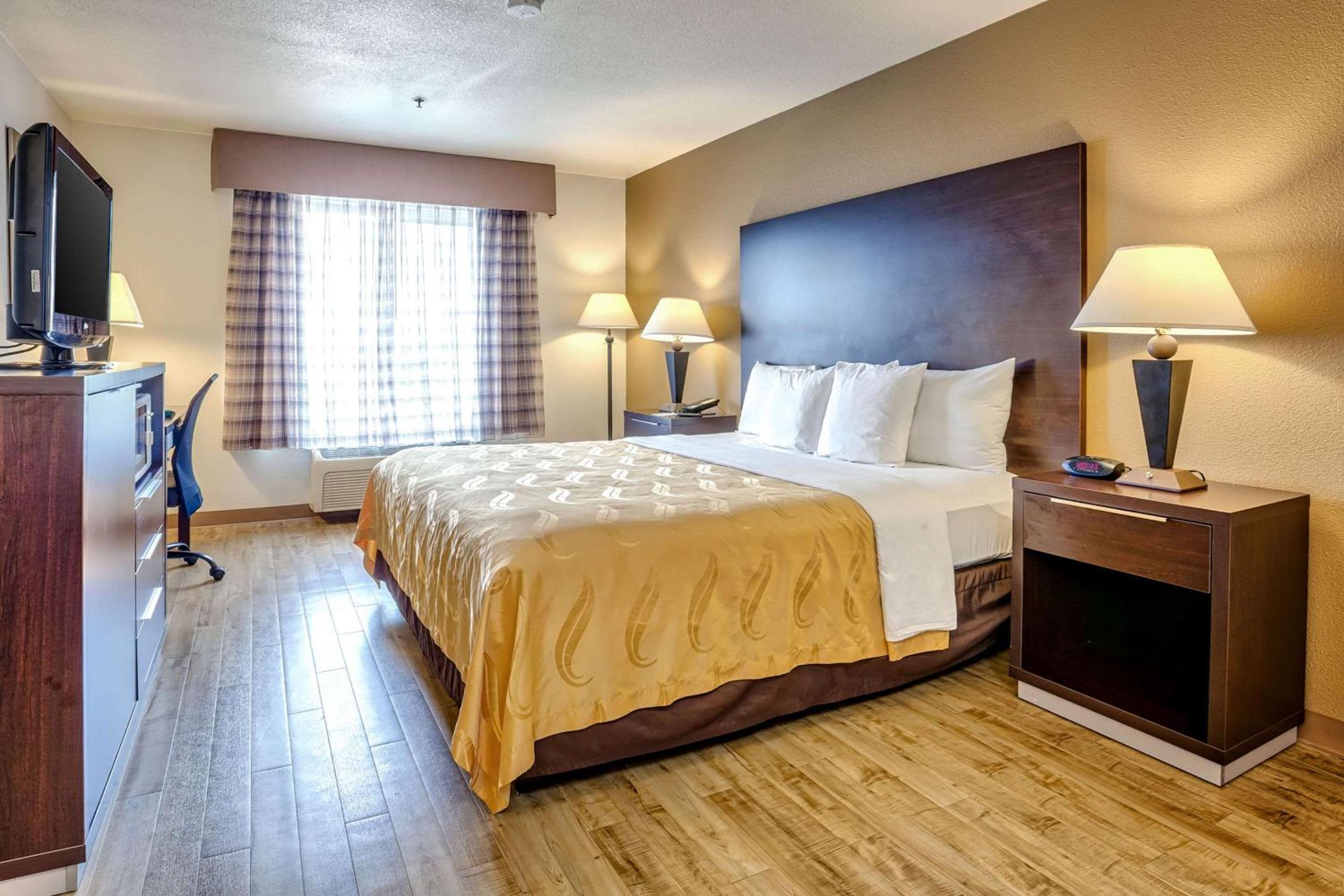 Vallejo Vacations - Quality Inn near Six Flags Discovery Kingdom-Napa Valley - Property Image 16