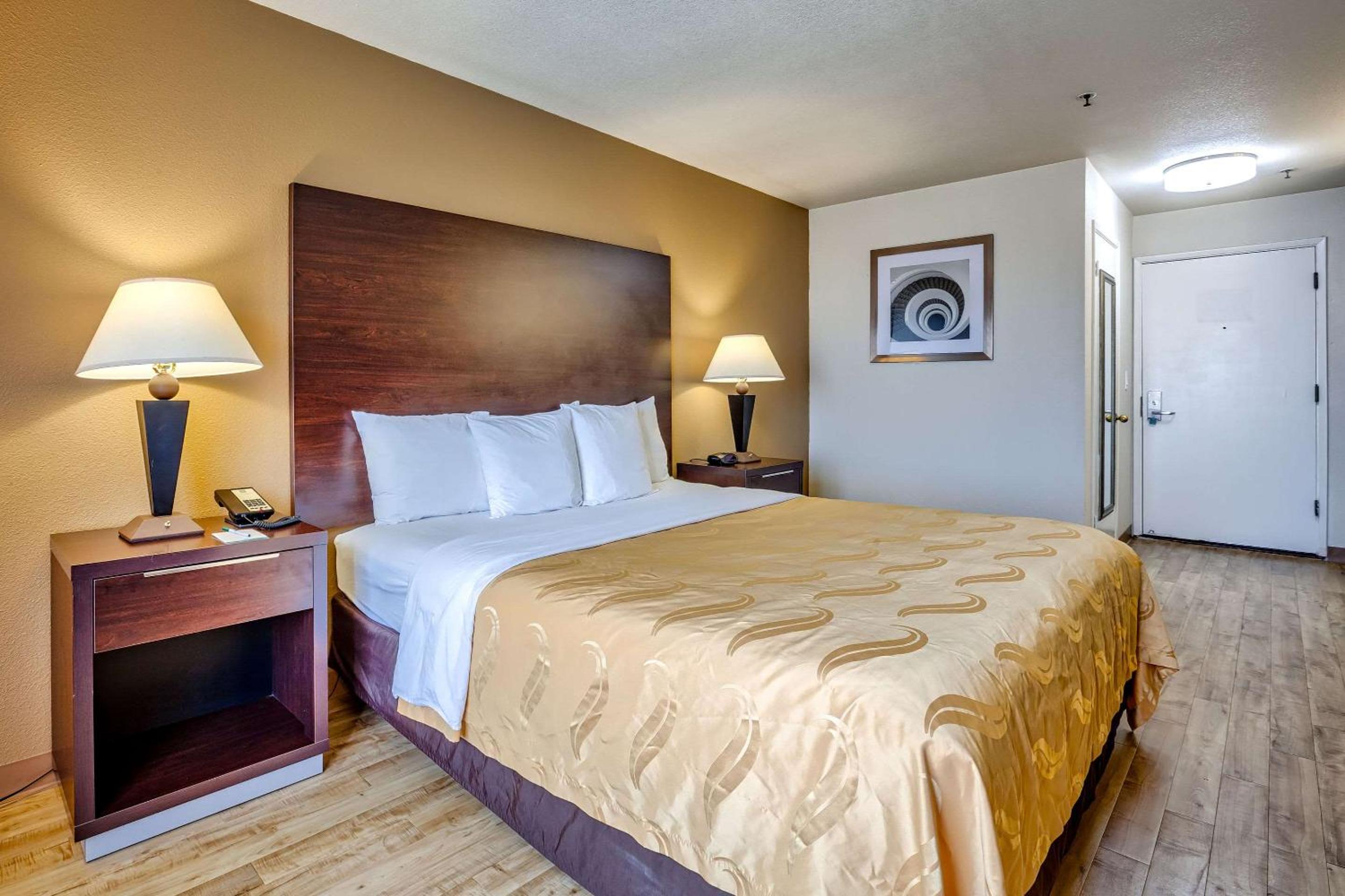 Vallejo Vacations - Quality Inn near Six Flags Discovery Kingdom-Napa Valley - Property Image 18