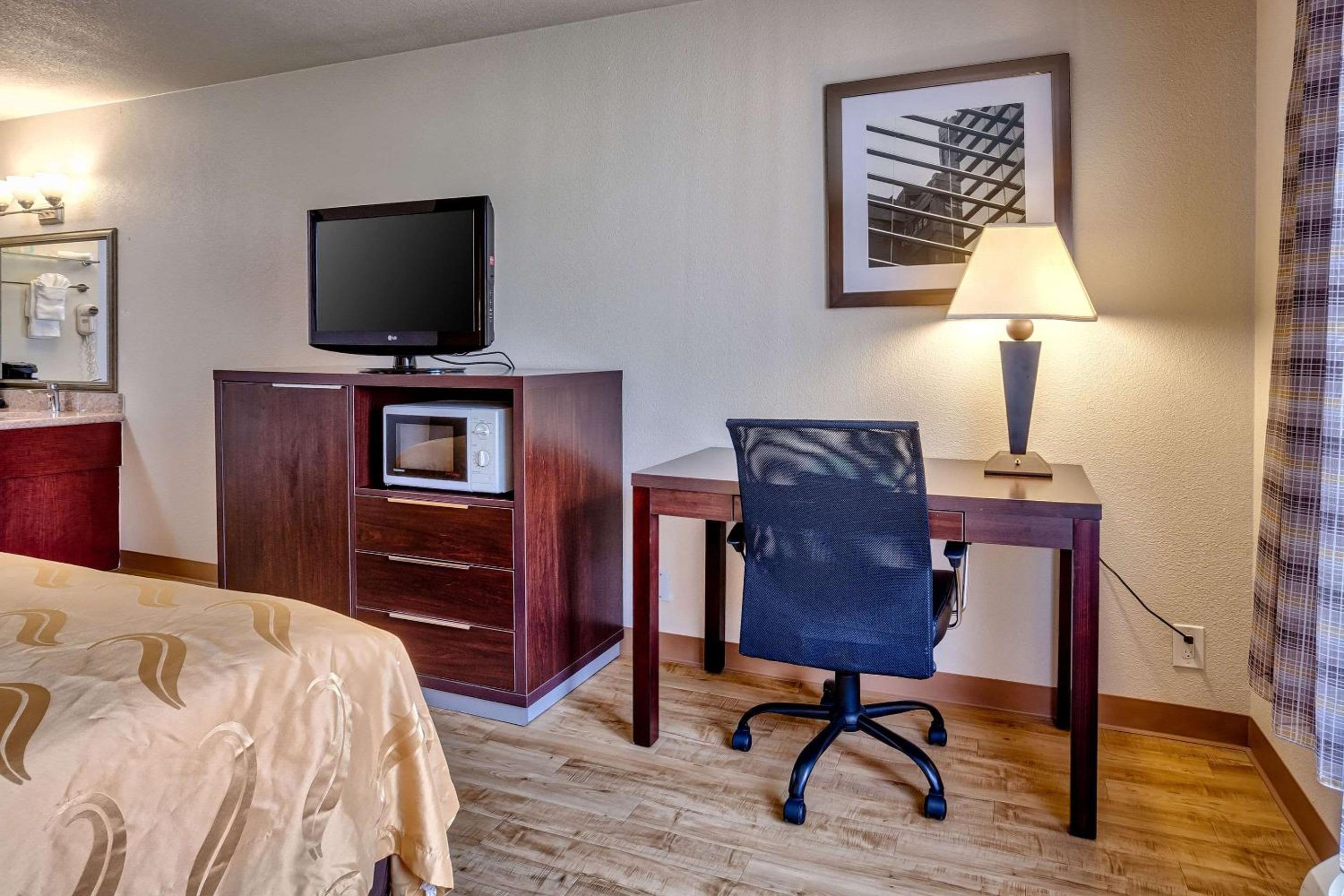 Vallejo Vacations - Quality Inn near Six Flags Discovery Kingdom-Napa Valley - Property Image 19