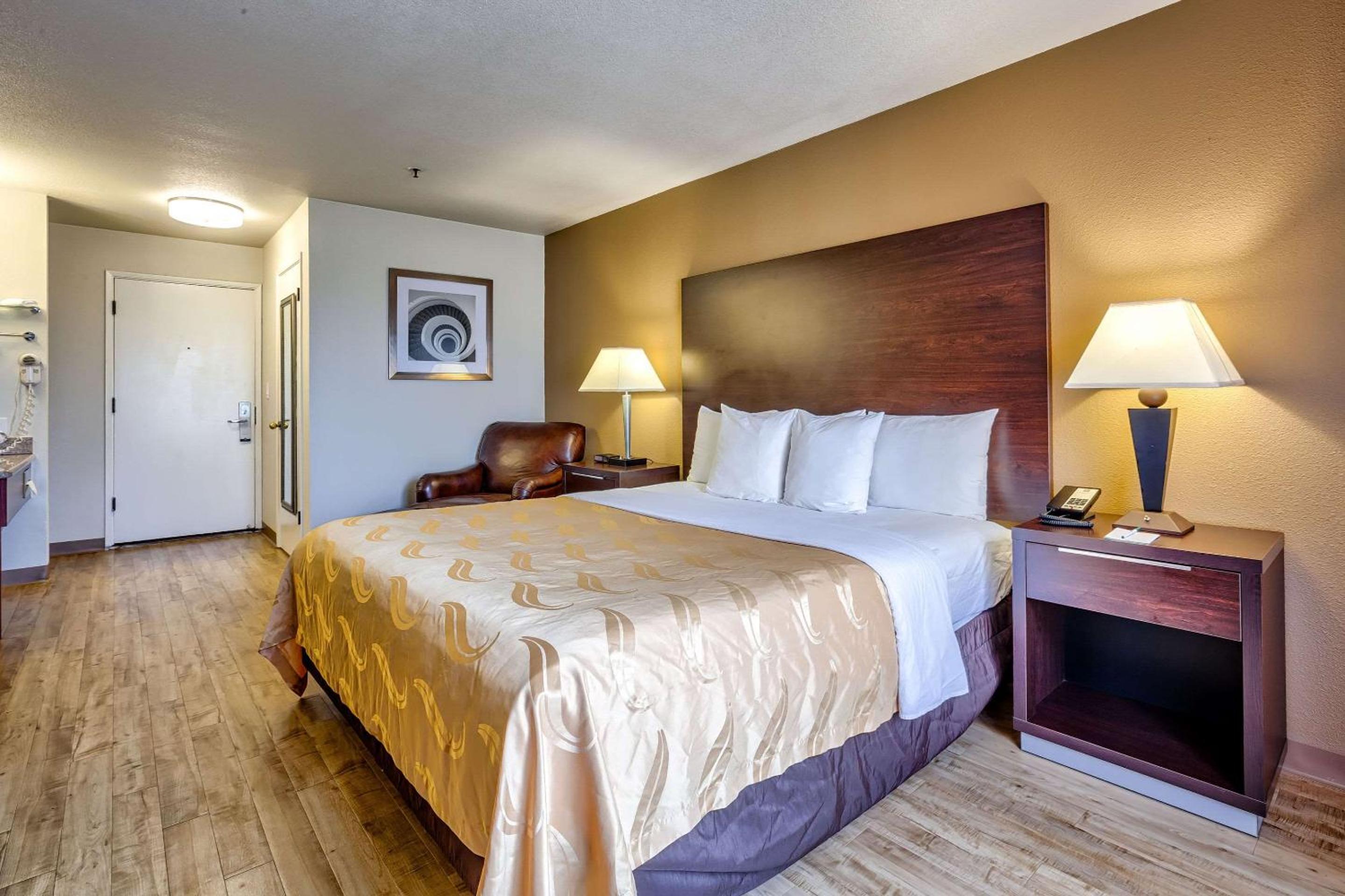 Vallejo Vacations - Quality Inn near Six Flags Discovery Kingdom-Napa Valley - Property Image 20