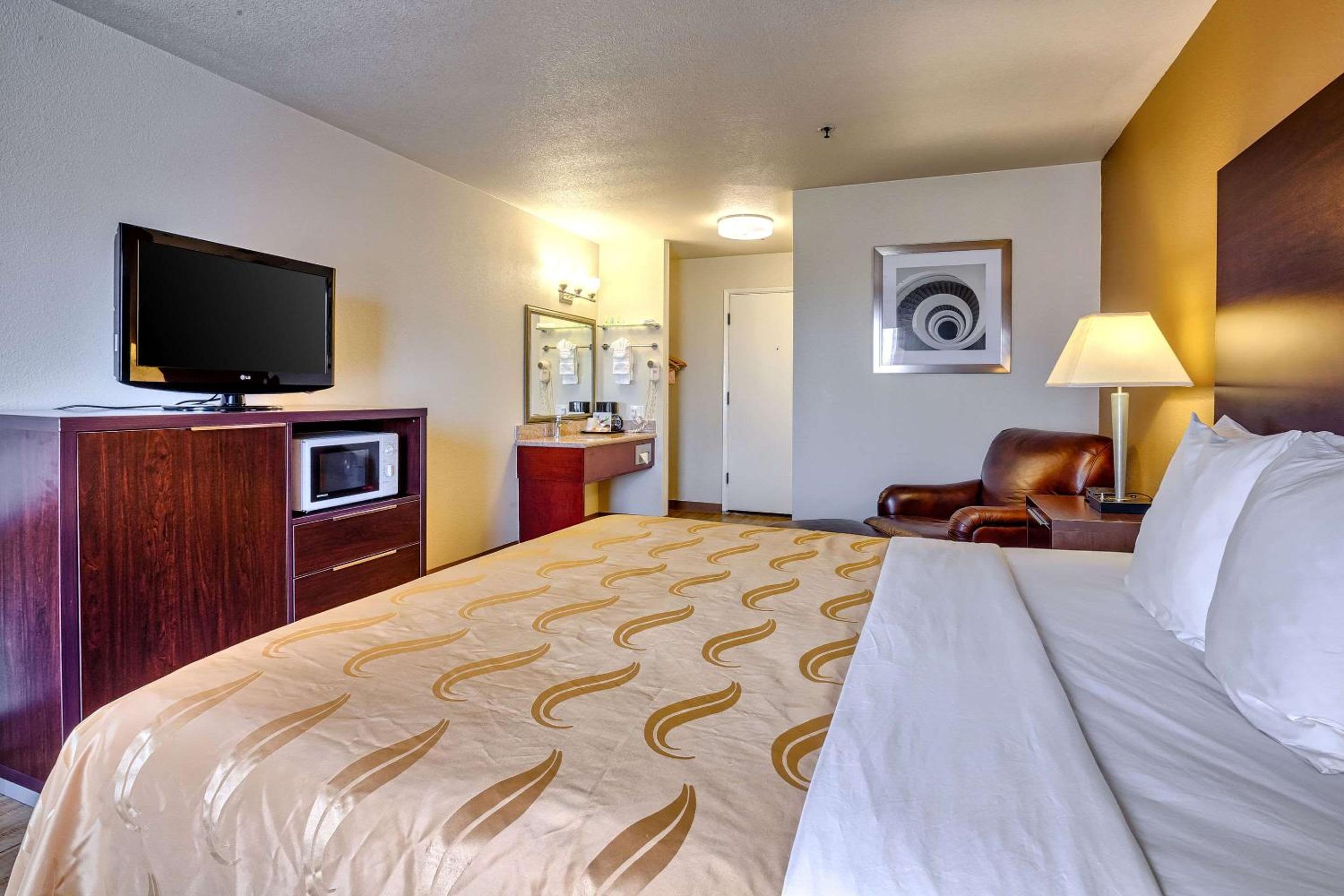 Vallejo Vacations - Quality Inn near Six Flags Discovery Kingdom-Napa Valley - Property Image 21