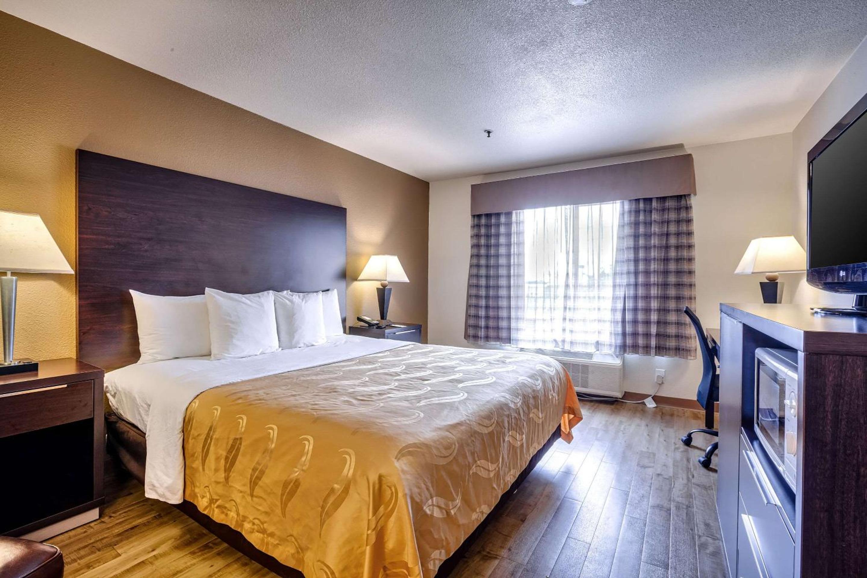 Vallejo Vacations - Quality Inn near Six Flags Discovery Kingdom-Napa Valley - Property Image 24