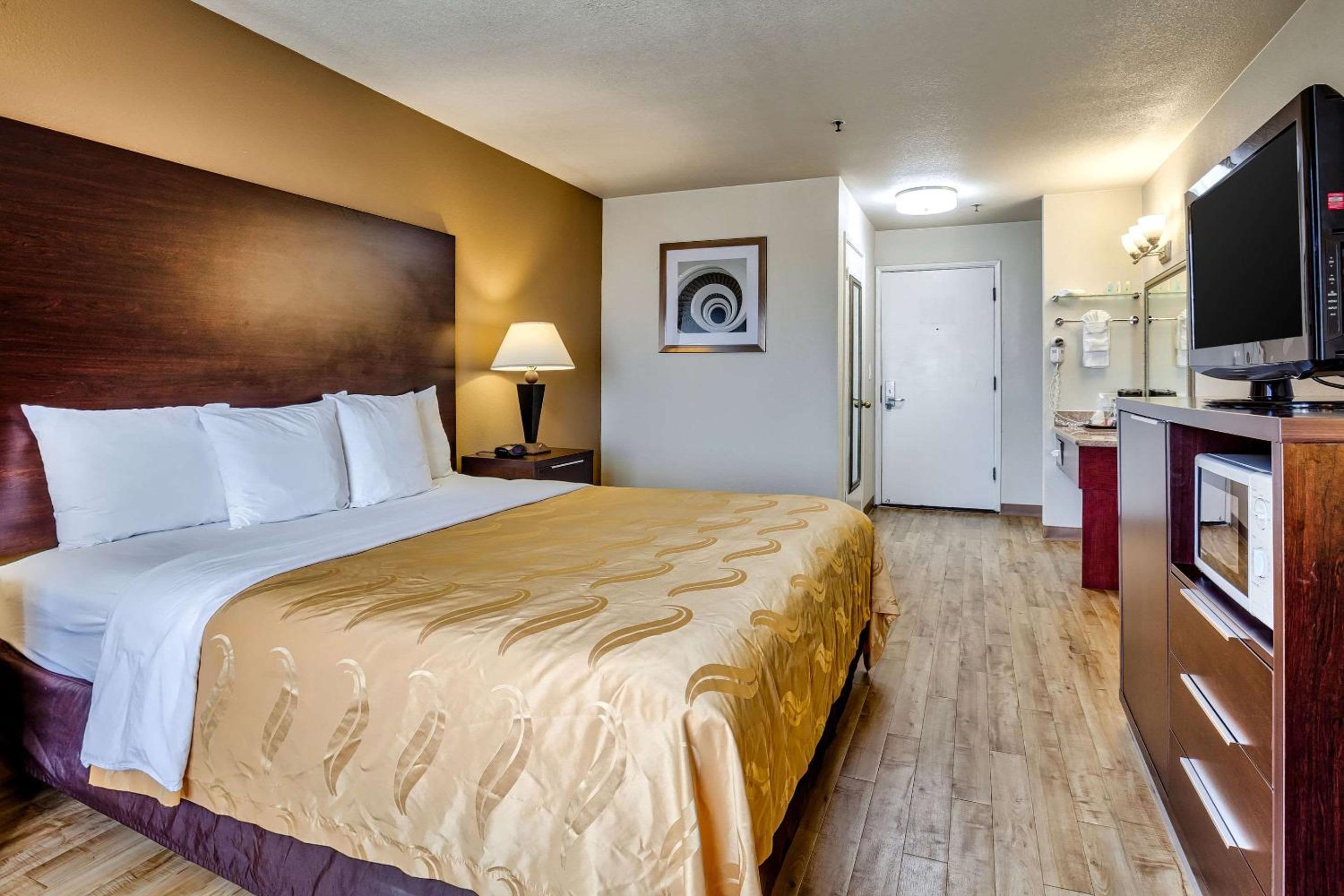 Vallejo Vacations - Quality Inn near Six Flags Discovery Kingdom-Napa Valley - Property Image 31