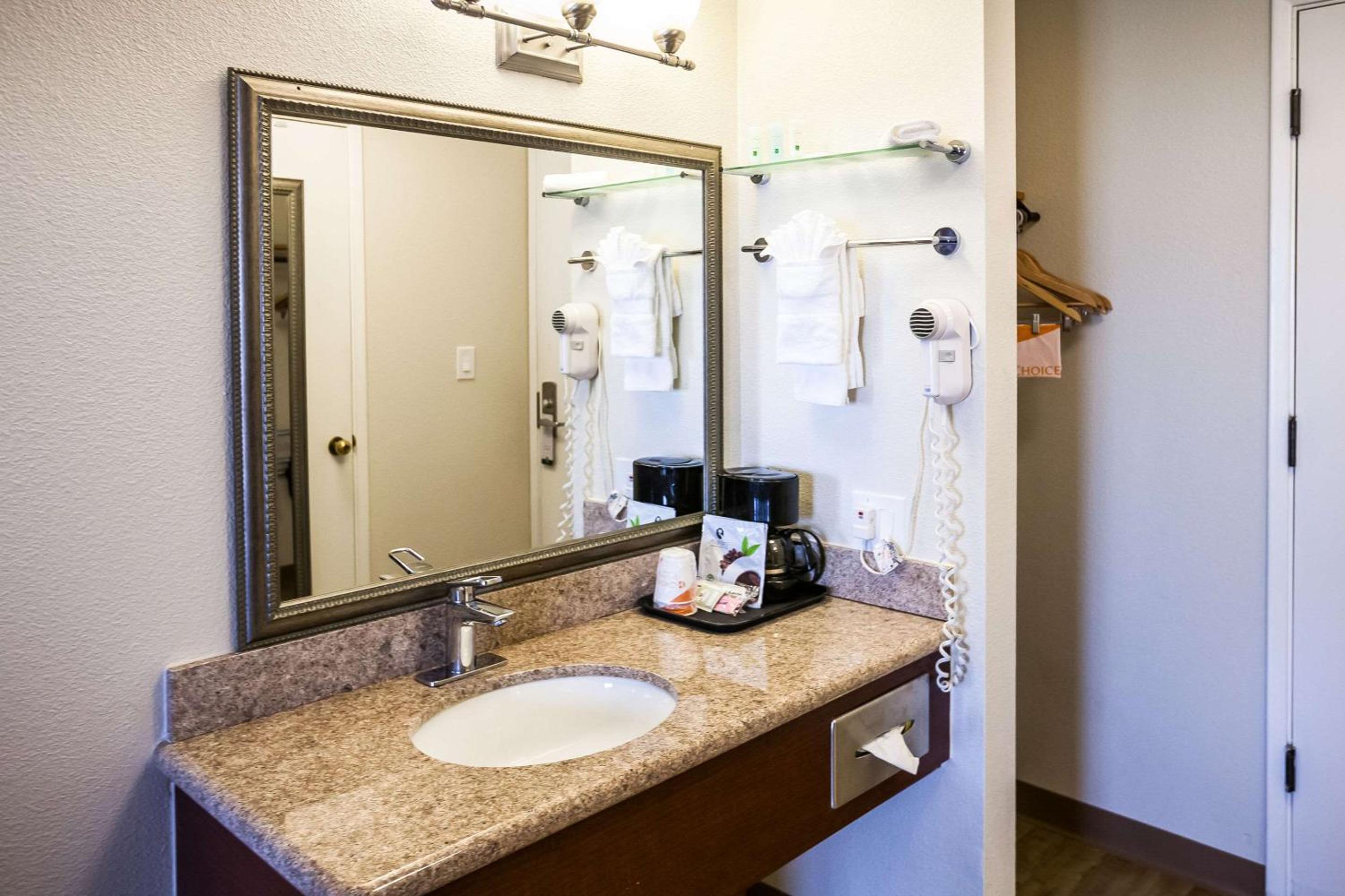 Vallejo Vacations - Quality Inn near Six Flags Discovery Kingdom-Napa Valley - Property Image 30