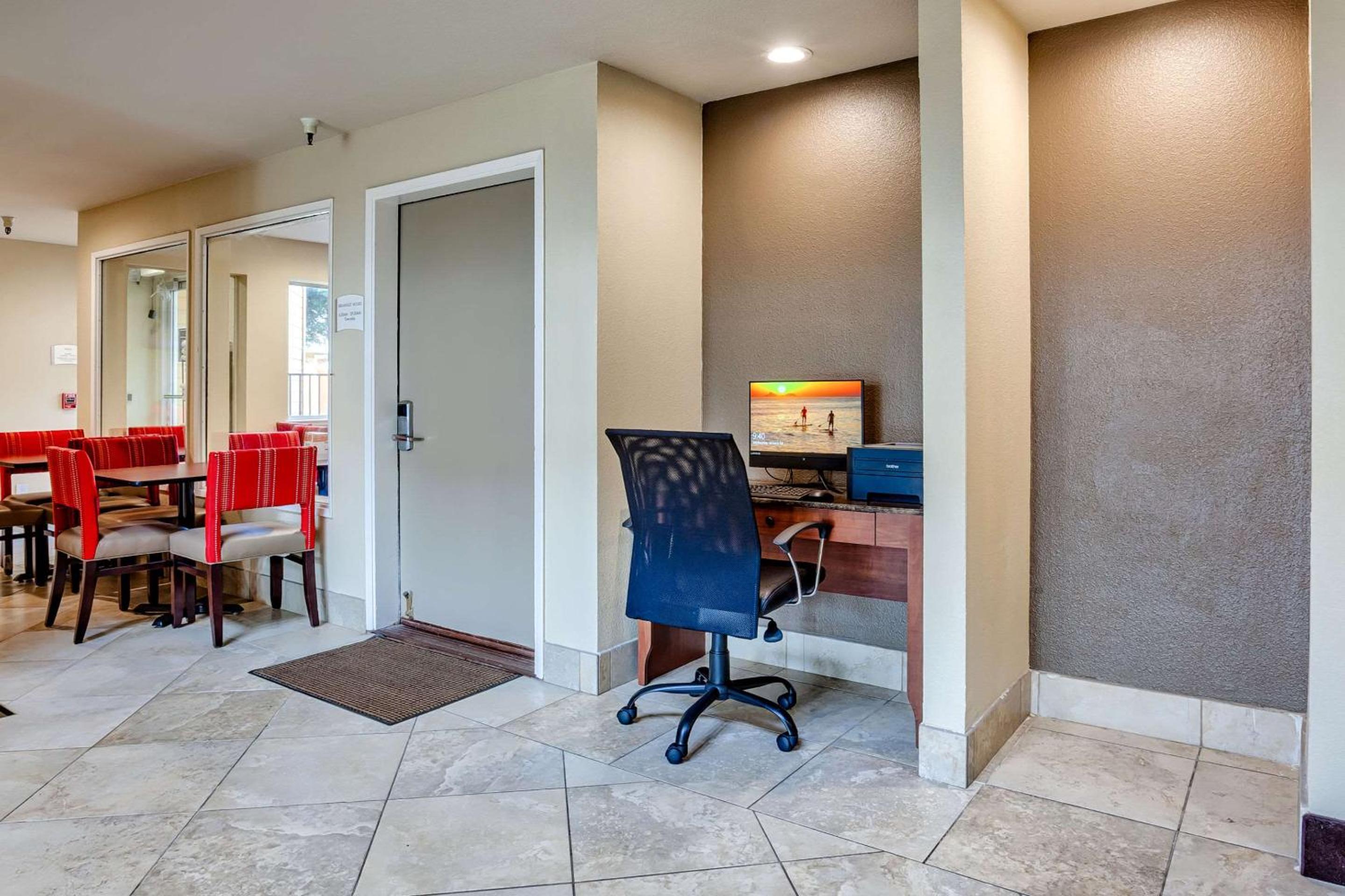 Vallejo Vacations - Quality Inn near Six Flags Discovery Kingdom-Napa Valley - Property Image 39