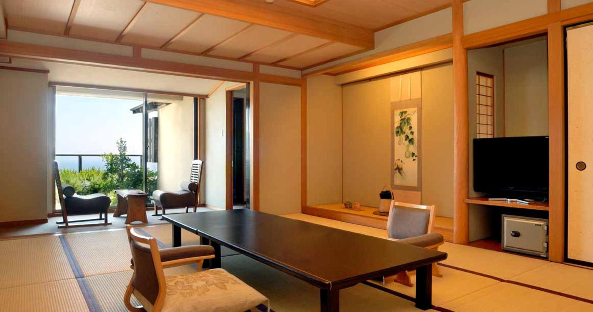IZU RETREAT by Onko Chishin