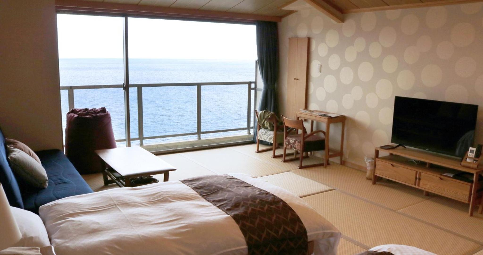 IZU RETREAT by Onko Chishin