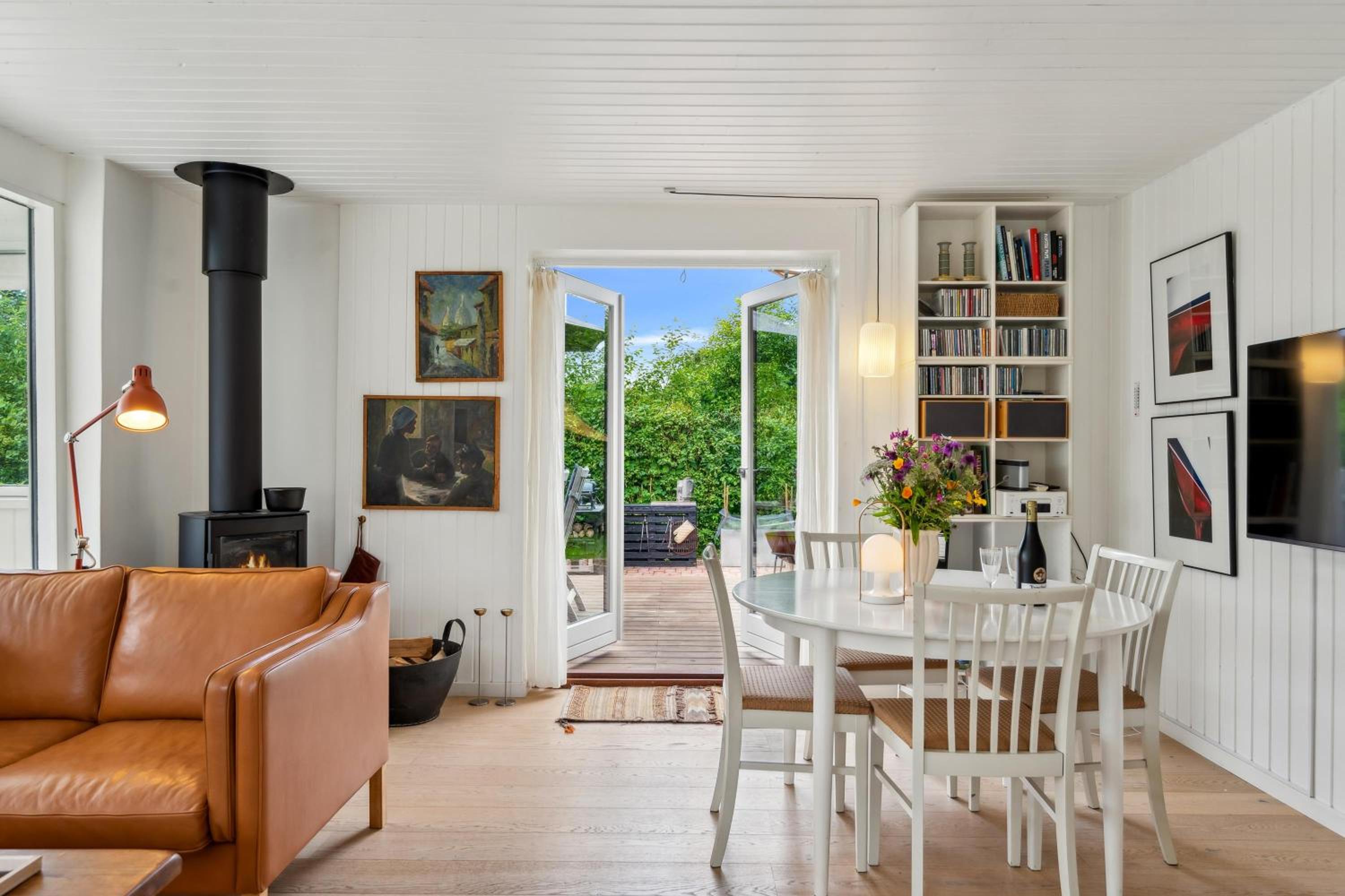 Cozy Holiday Home Near Elsegårde Beach Close To Nature, Swimming And Ebeltoft view 2