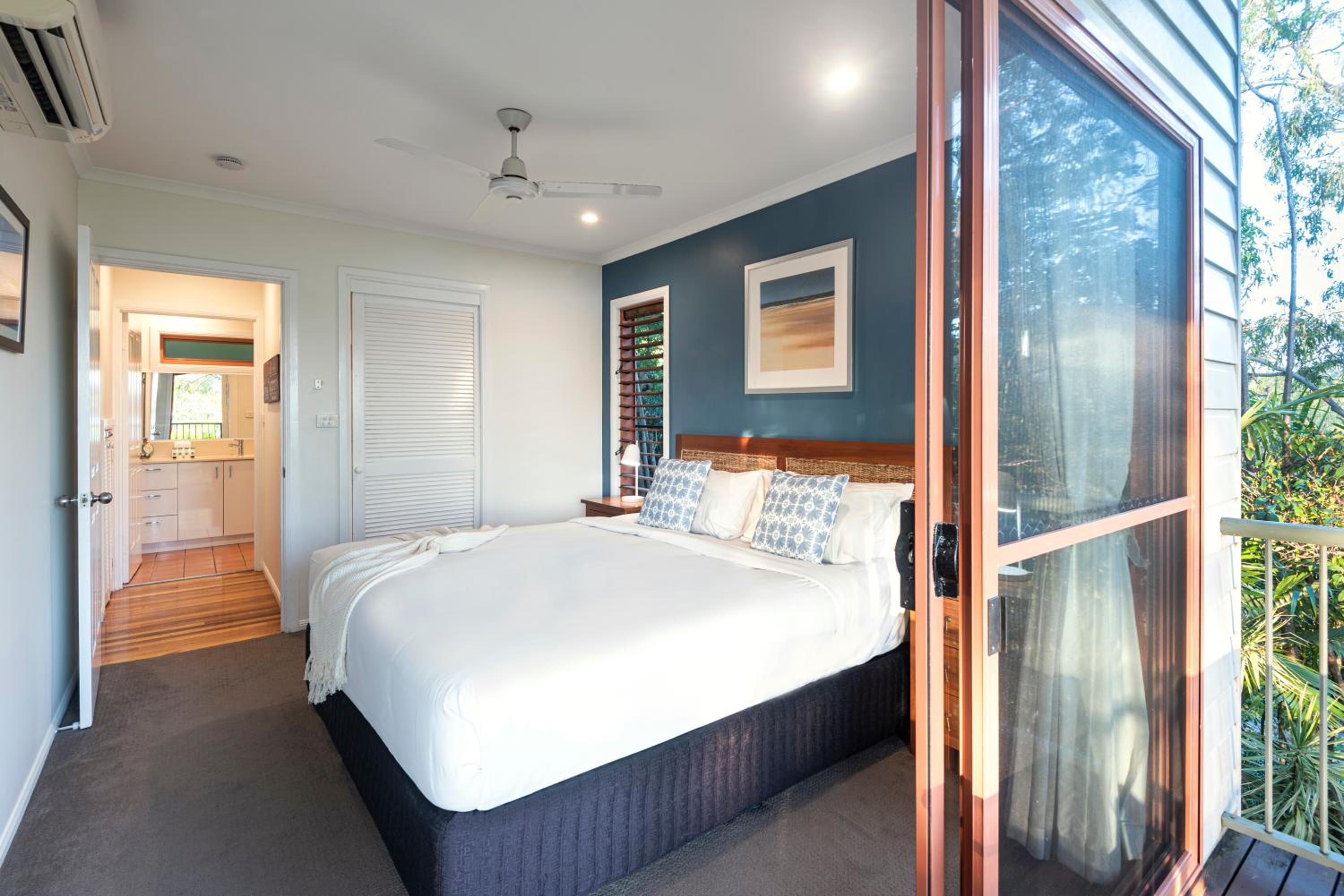 Heliconia 1 Hamilton Island 3 Bedroom Ocean Views with Golf Buggy