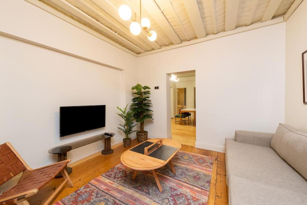 Maison Chic - Newly Renovated 3Br in City Center