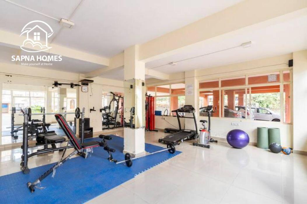 Captivating Tree and Garden Views One Bedroom Apartment with AC,wifi, Gym and 5min walk to beach view 3