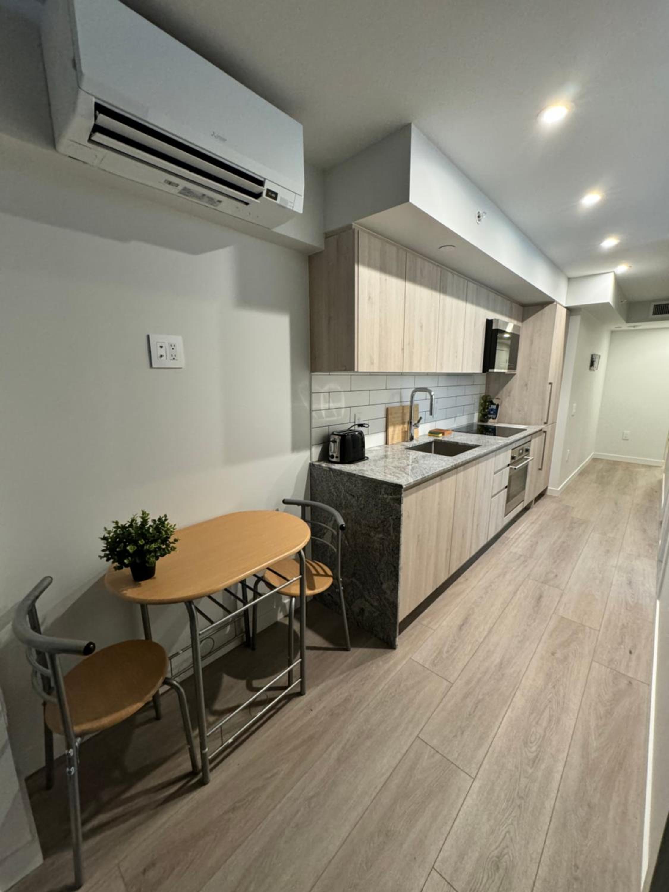 Downtown Center Silverstone Tower I and II Home in Vancouver