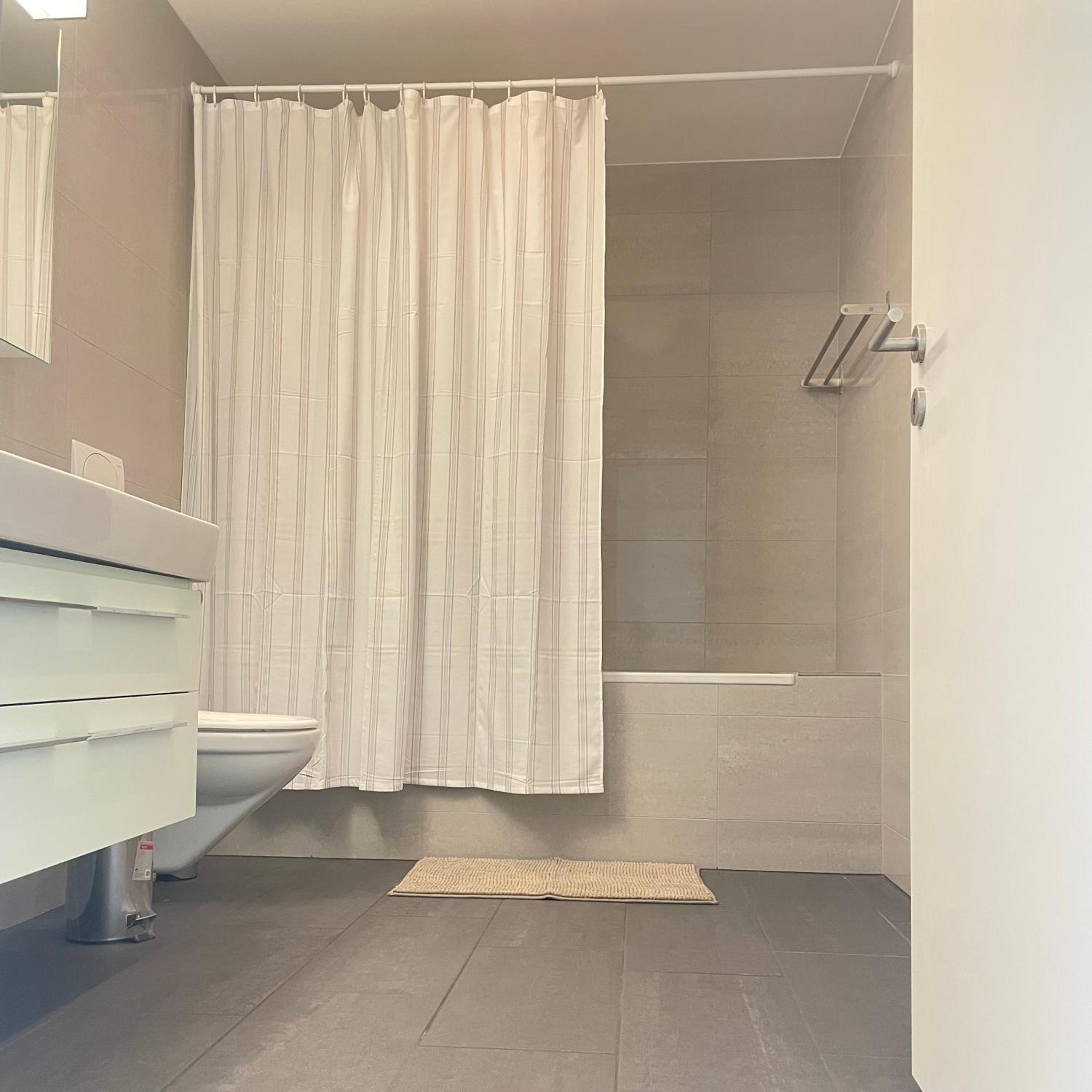4,5-Zimmer-Wohnung mit guter Verkehrsanbindung