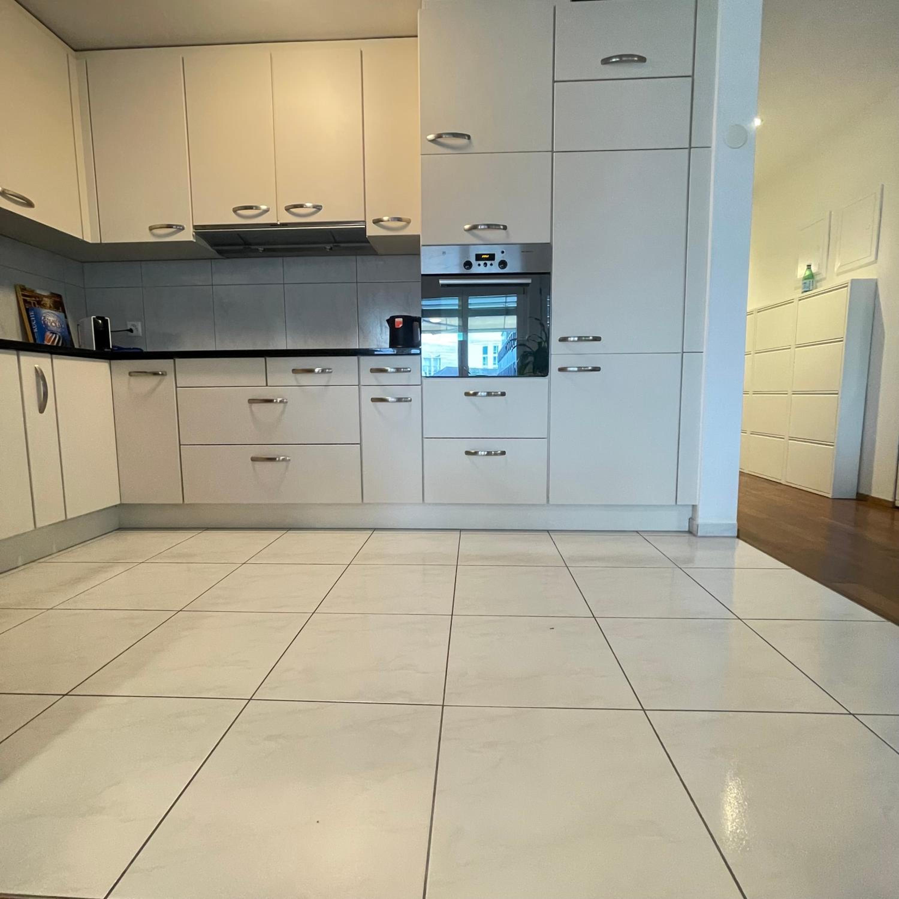 4,5-Zimmer-Wohnung mit guter Verkehrsanbindung