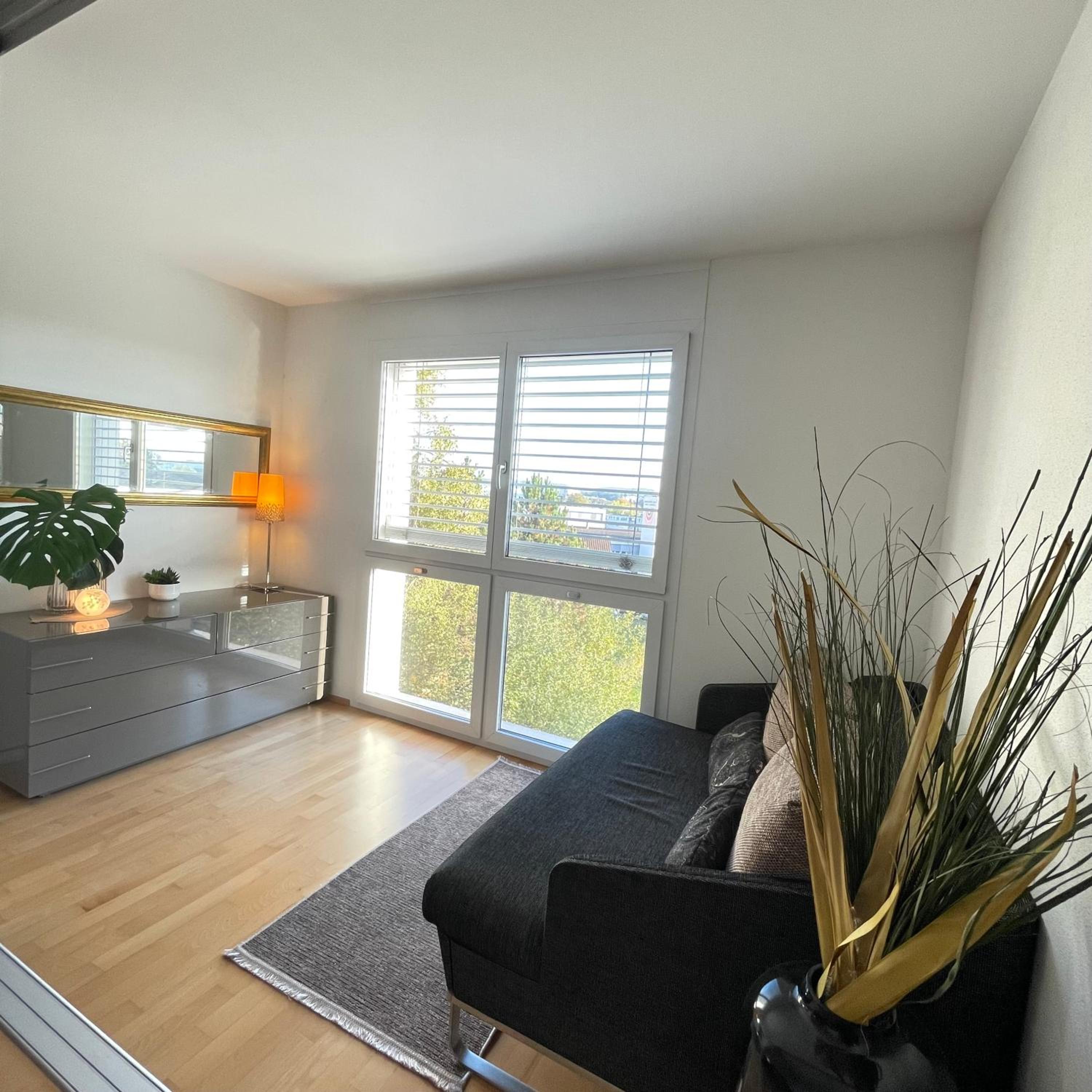 4,5-Zimmer-Wohnung mit guter Verkehrsanbindung