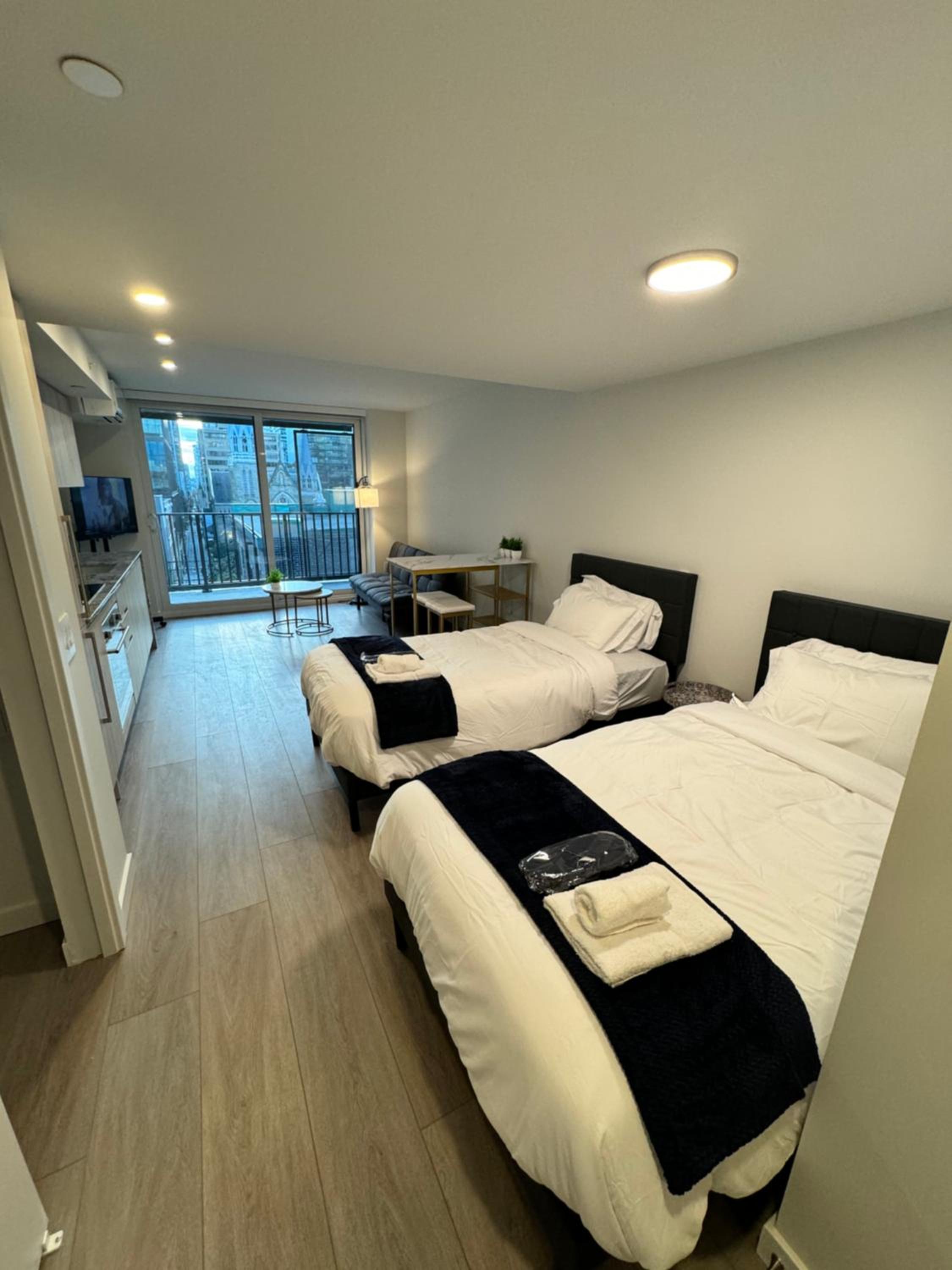 Downtown Center Silverstone Tower I and II Home in Vancouver
