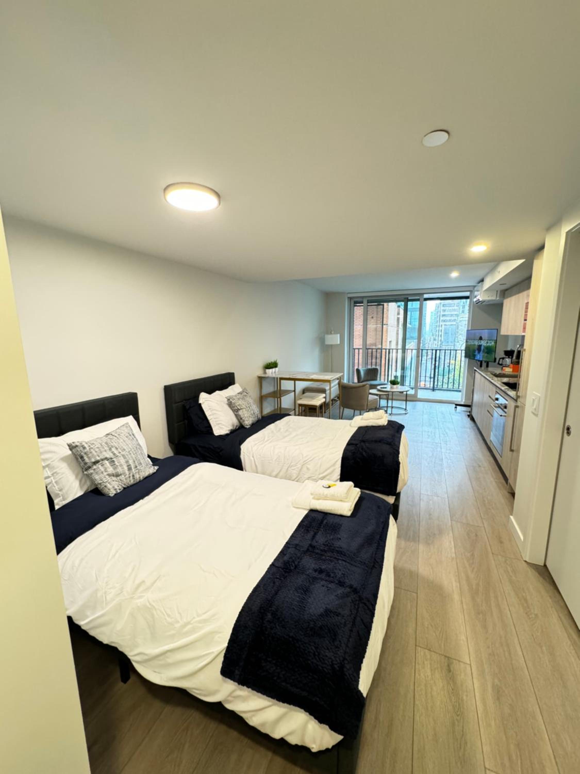 Downtown Center Silverstone Tower I and II Home in Vancouver