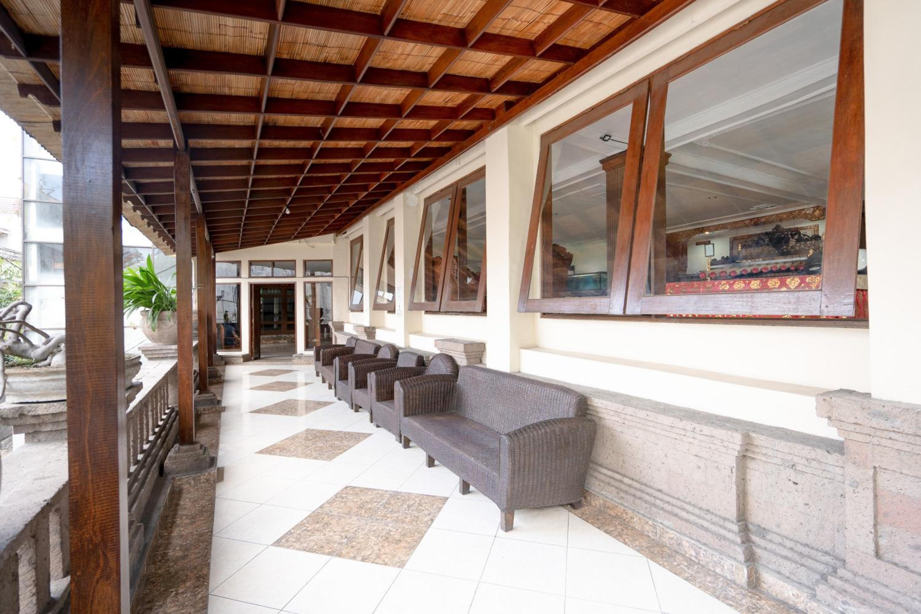 RedDoorz Plus at Mahajaya Hotel Denpasar