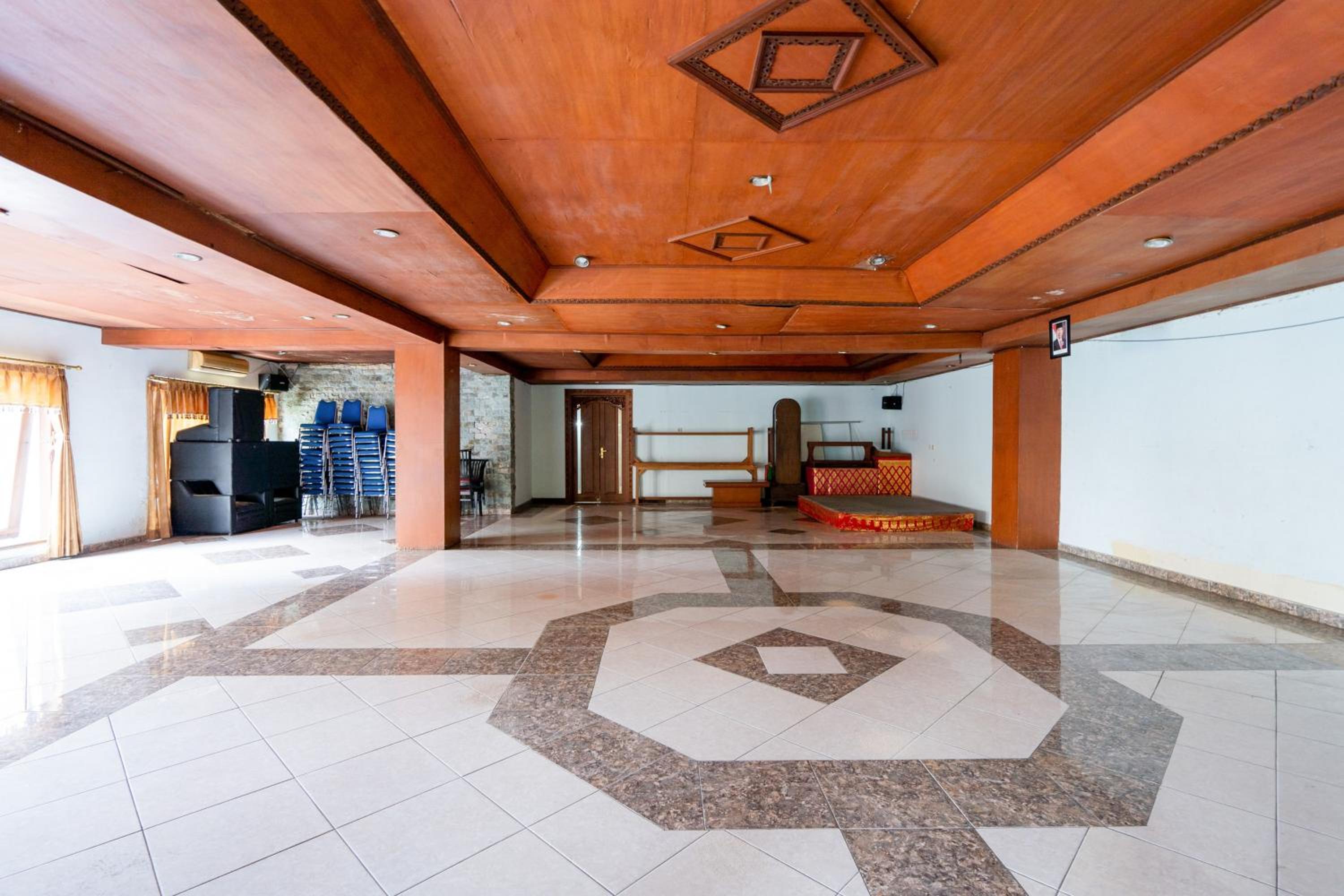 RedDoorz Plus at Mahajaya Hotel Denpasar