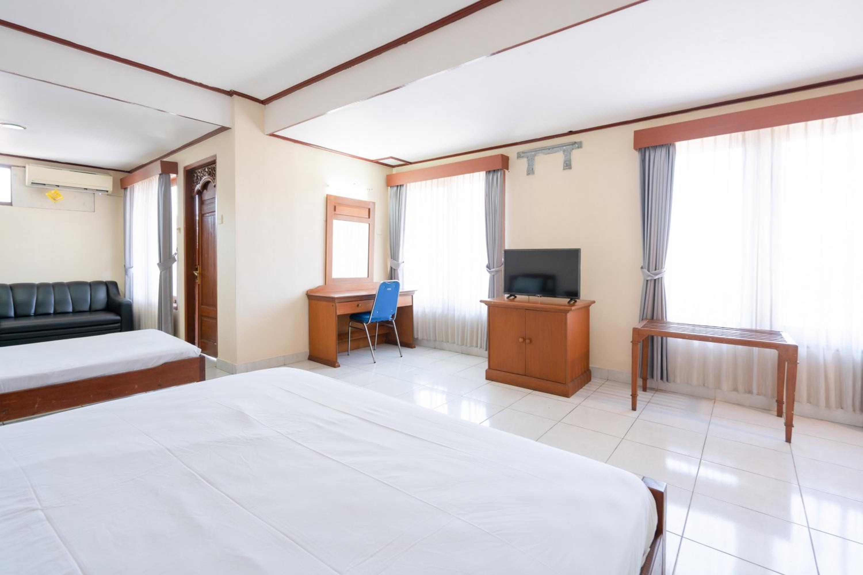 RedDoorz Plus at Mahajaya Hotel Denpasar