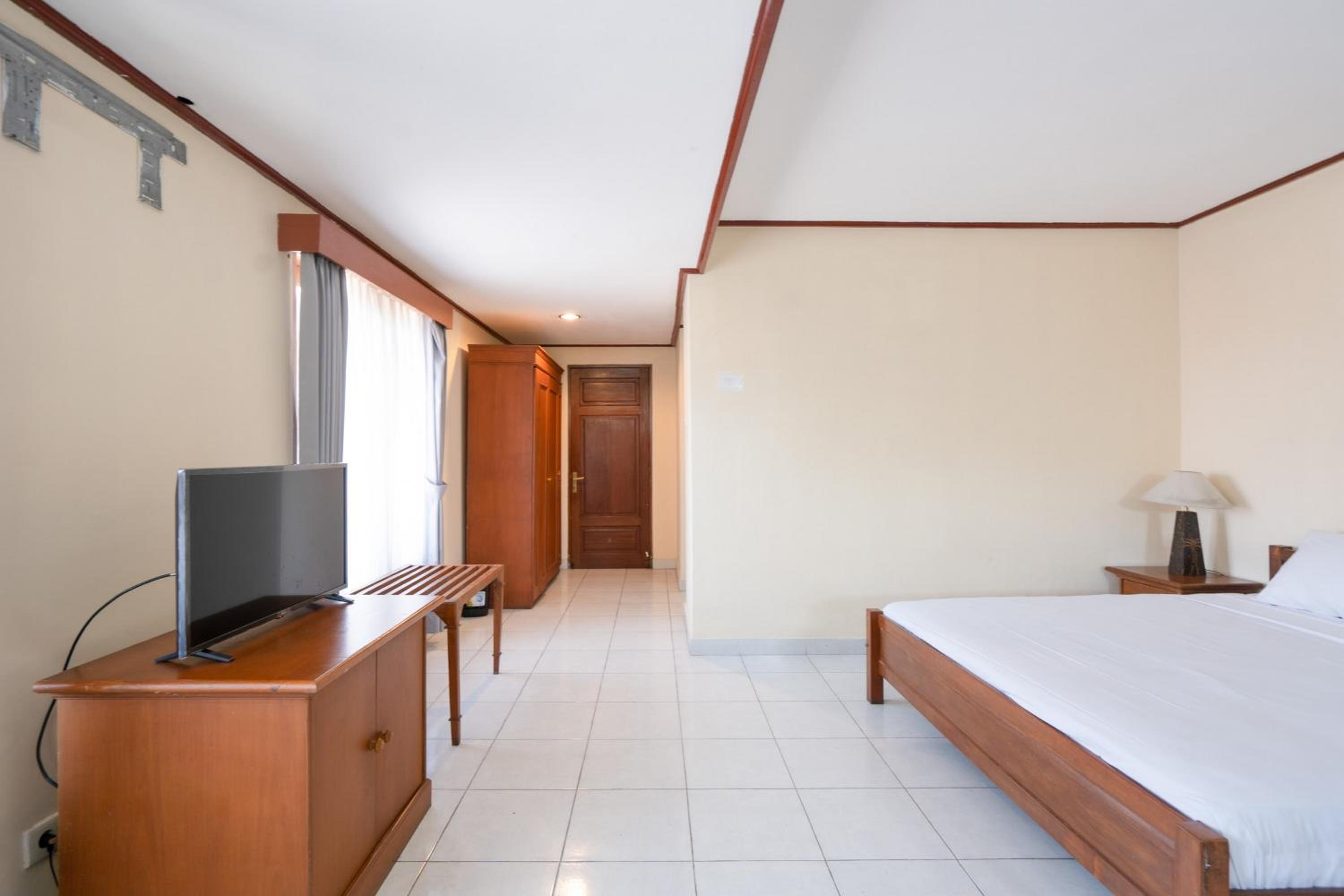 RedDoorz Plus at Mahajaya Hotel Denpasar