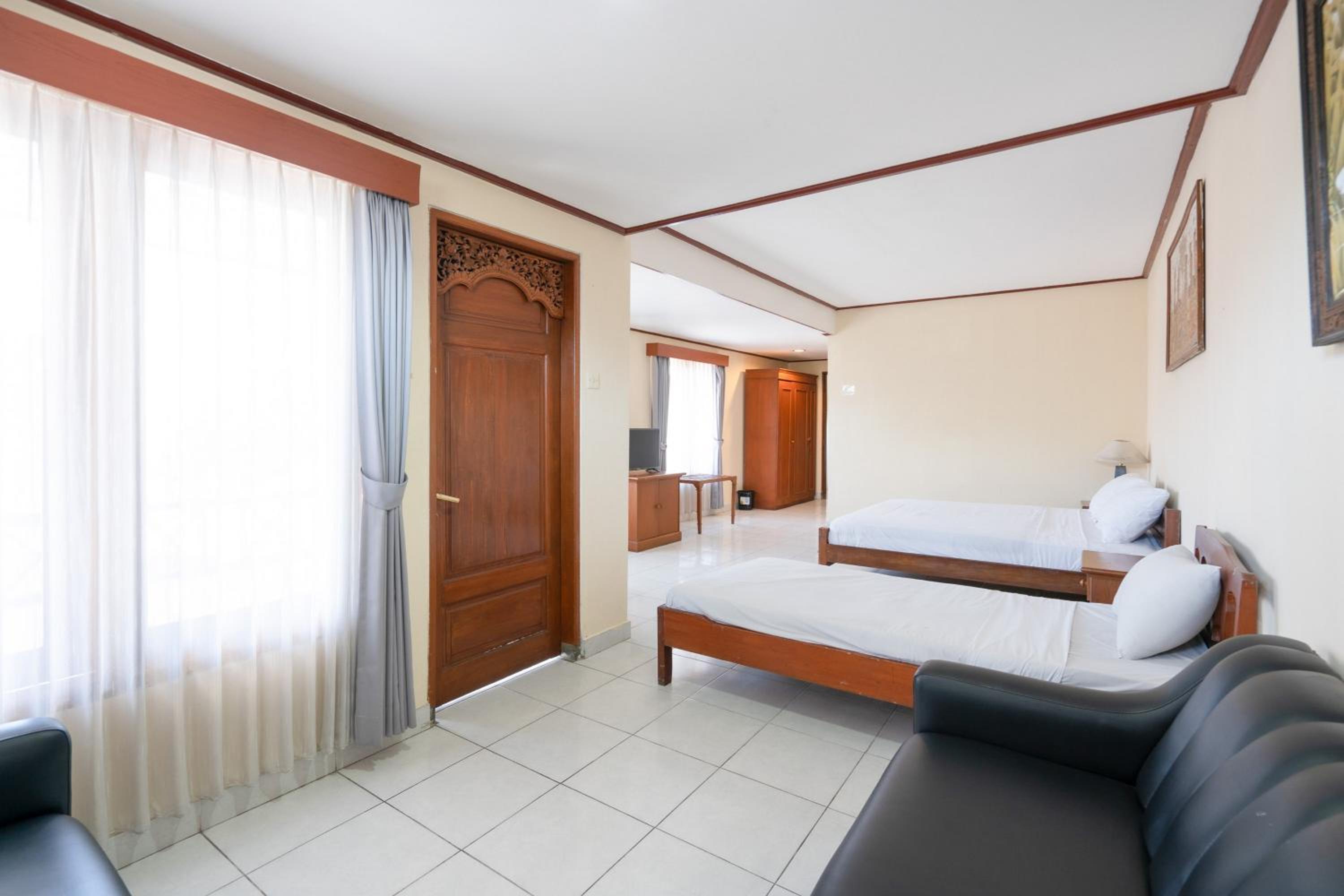 RedDoorz Plus at Mahajaya Hotel Denpasar