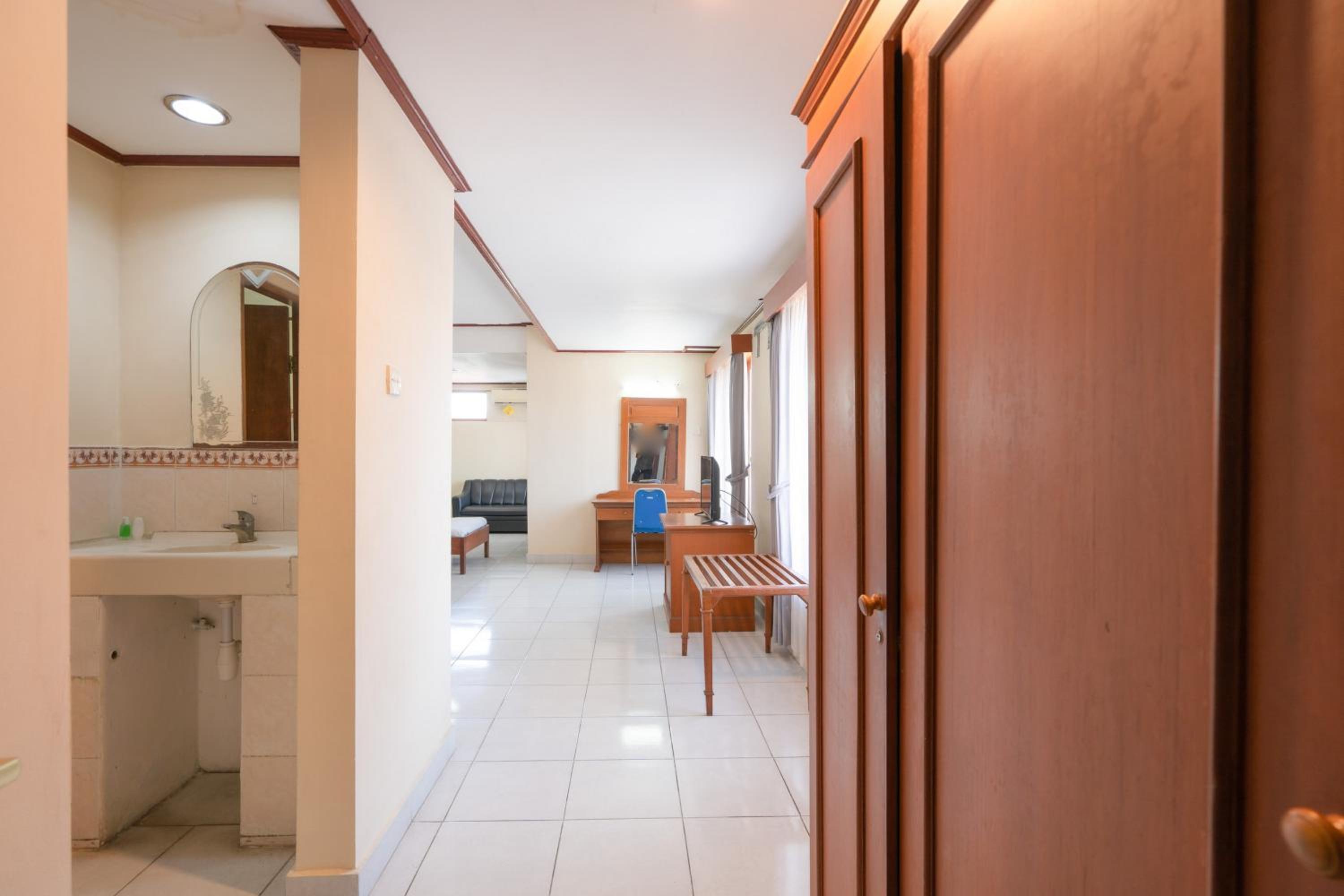 RedDoorz Plus at Mahajaya Hotel Denpasar