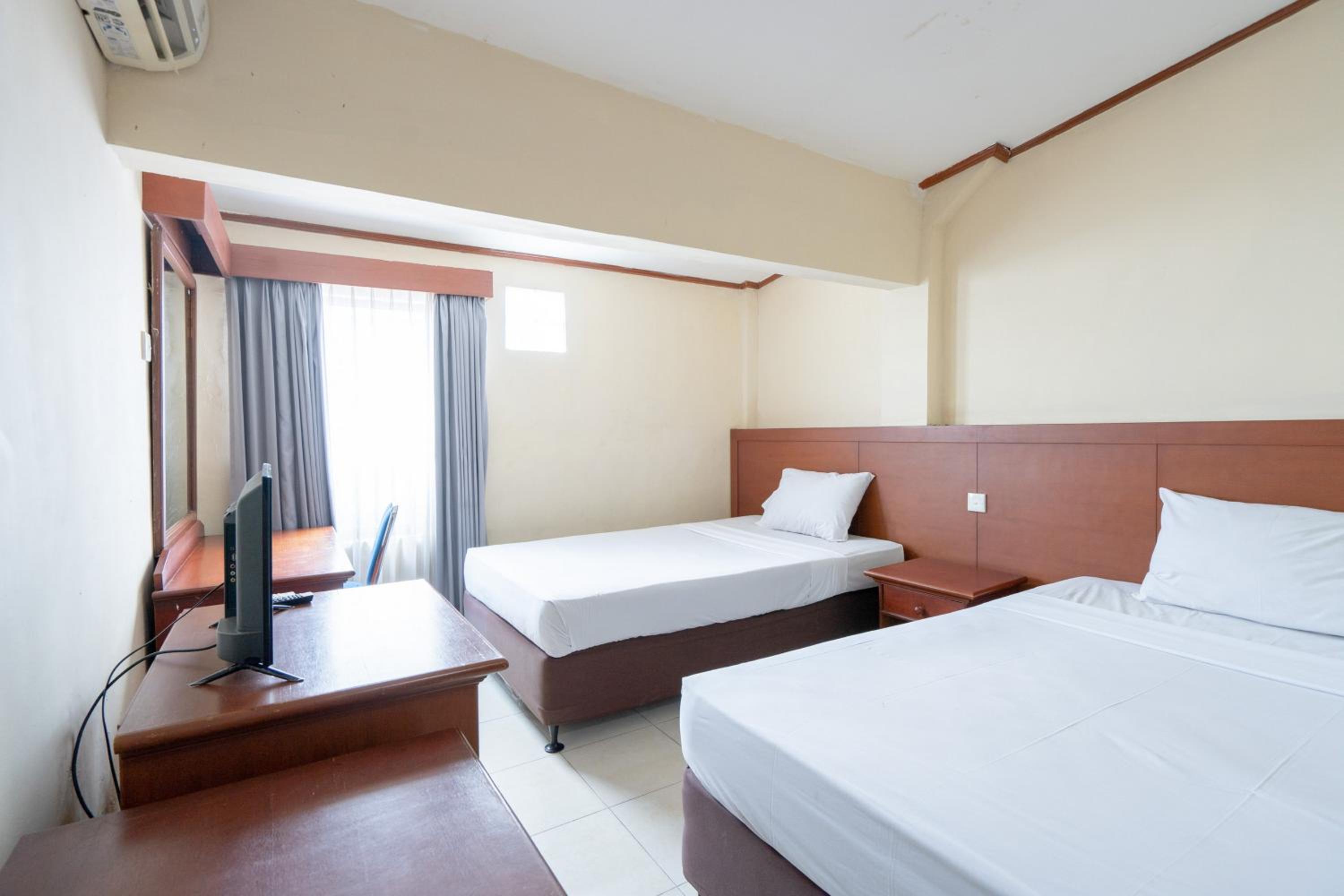 RedDoorz Plus at Mahajaya Hotel Denpasar